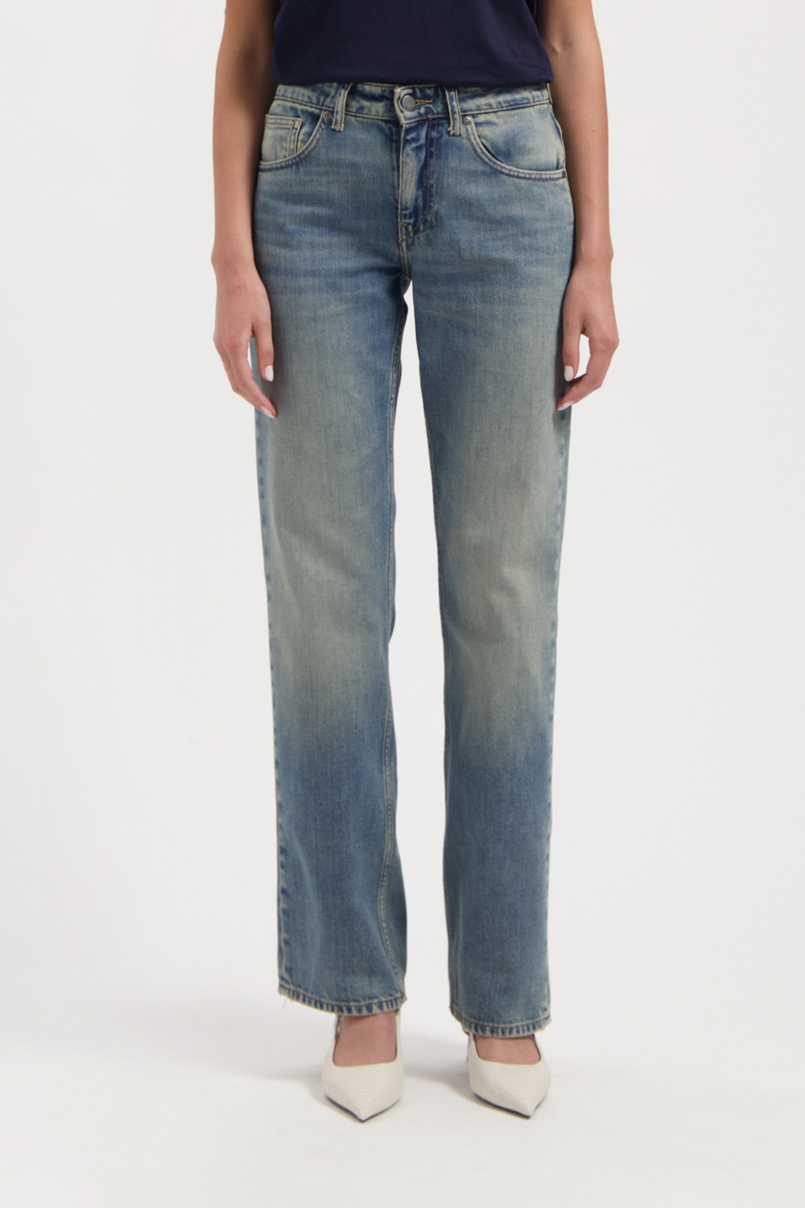 Image of MUD Jeans dames vegan Jeans Carry Mid Straight Earth Vintage