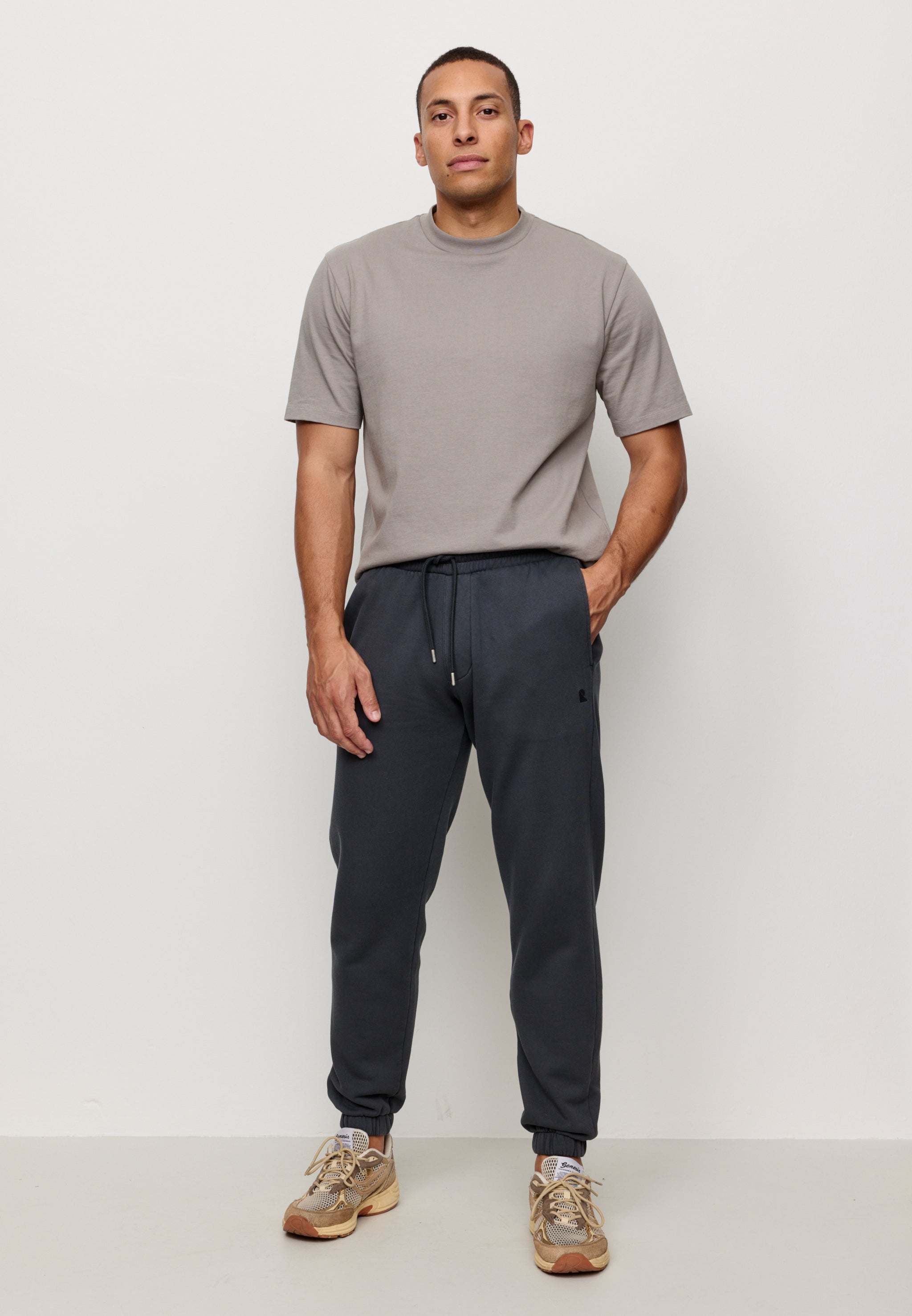 Recolution men vegan Sweatpants Thuja Dark Grey