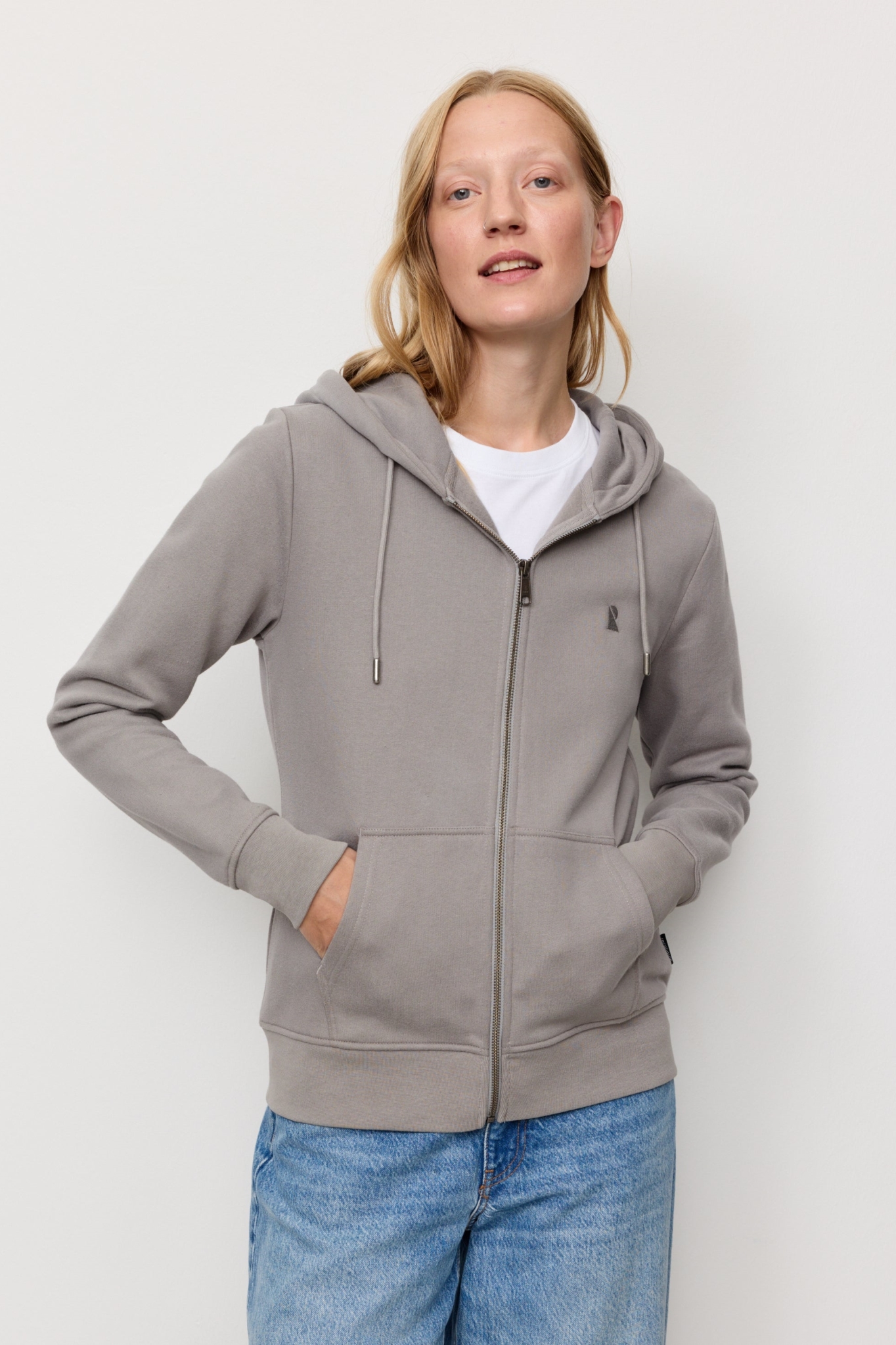 111201 - Recolution Damen vegan Sweatjacke Dahlia Greige