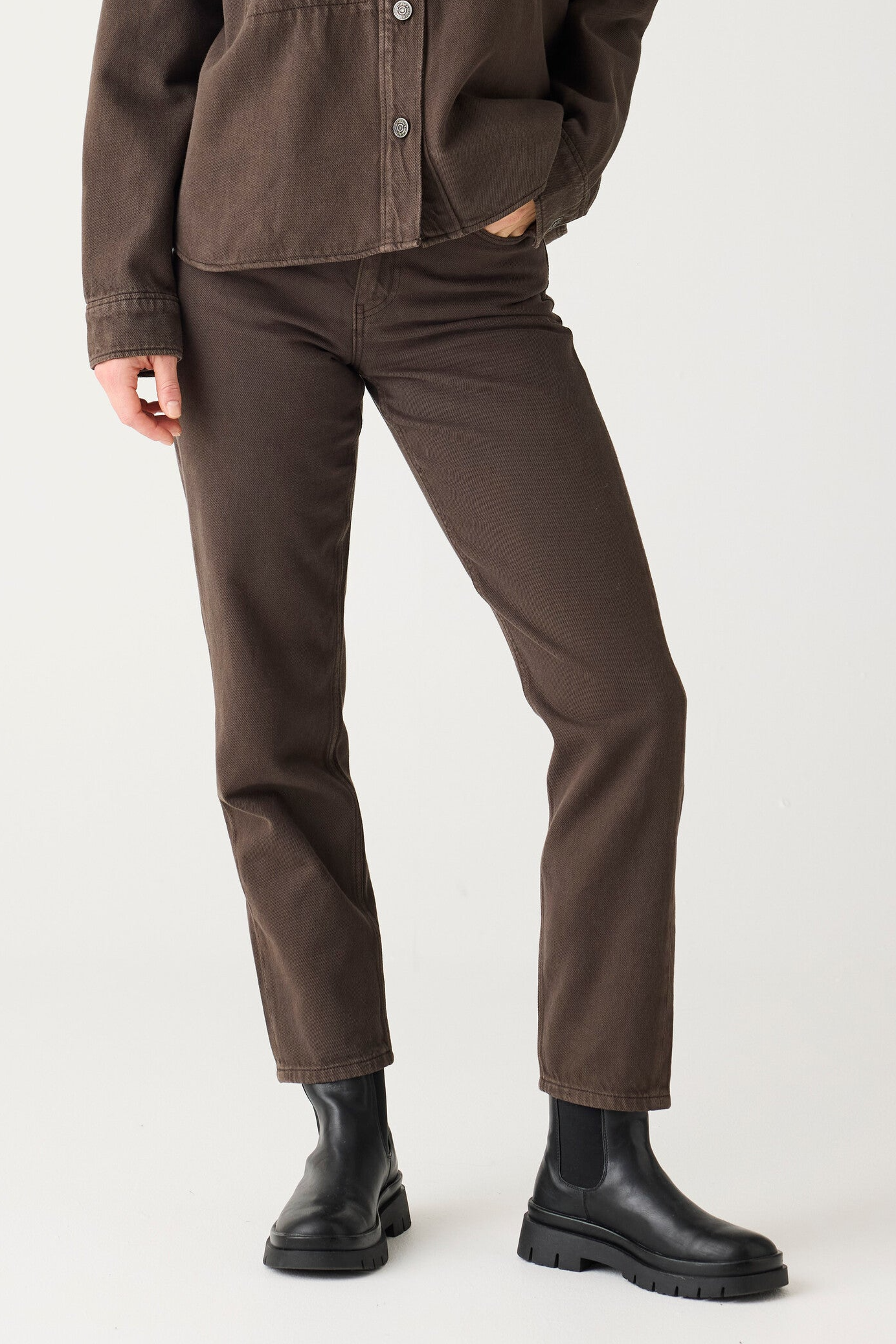 Image of KnowledgeCotton Apparel dames vegan Broek Stella Slim Twill Chocolade Torte