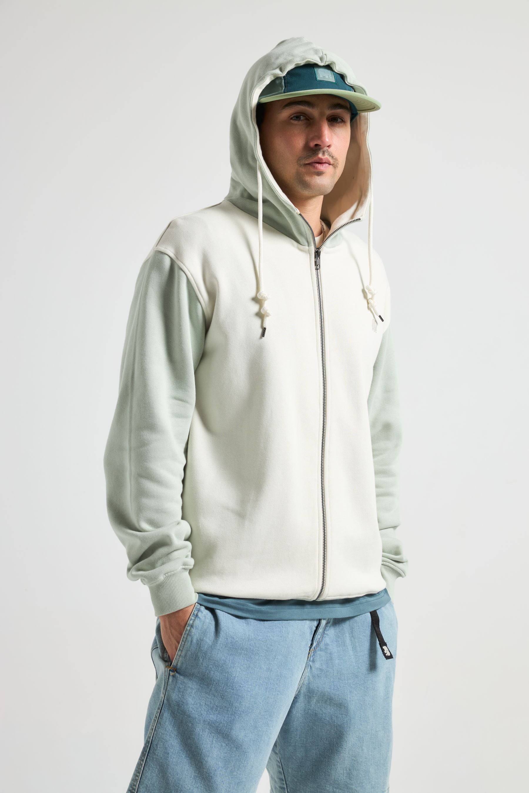 Image of Trendsplant mannen vegan Hoodie Met Rits, Kleurblokken En Zeeglasmotief