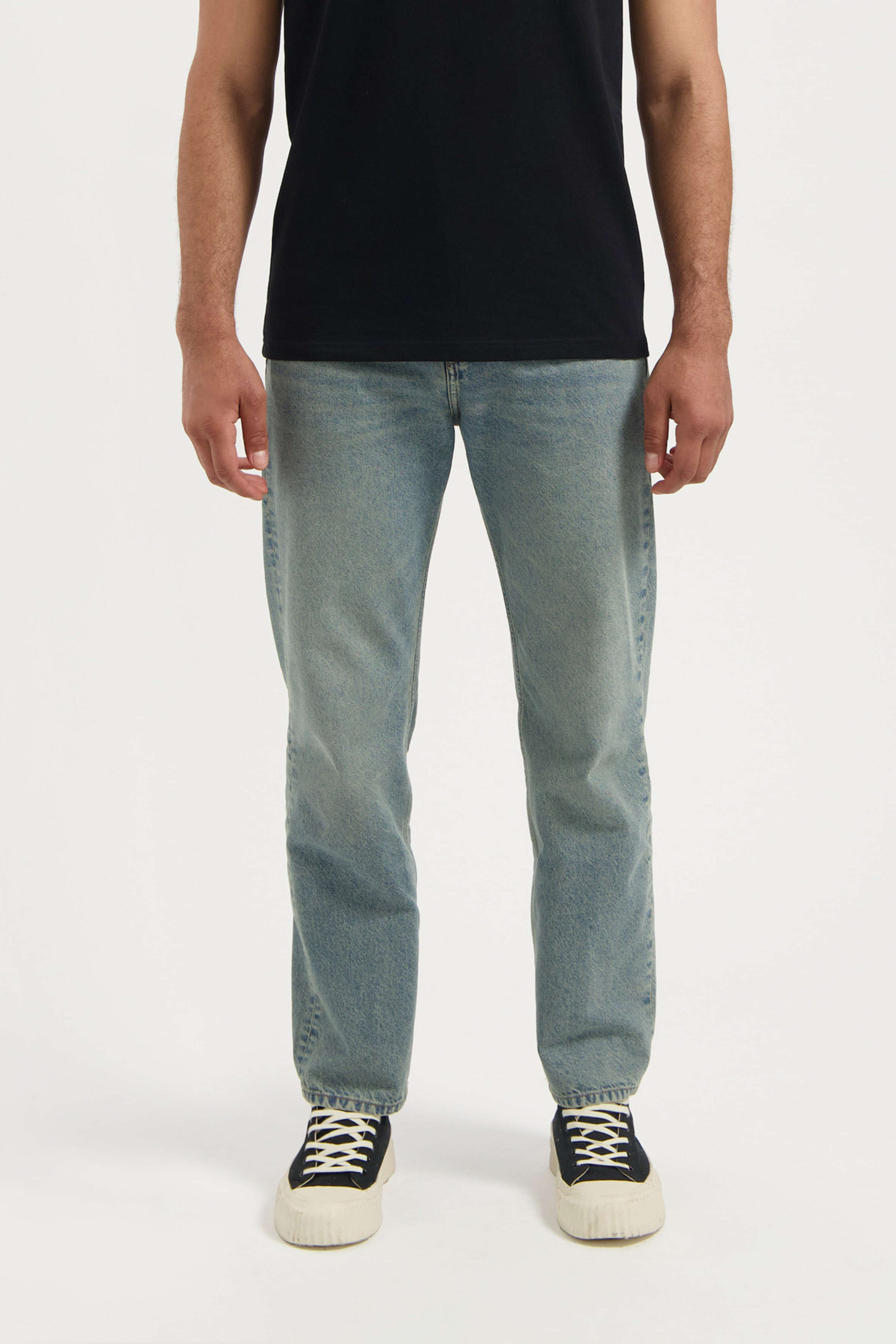 Image of MUD Jeans mannen vegan Jeans Mid Loose Alex Earth Vintage