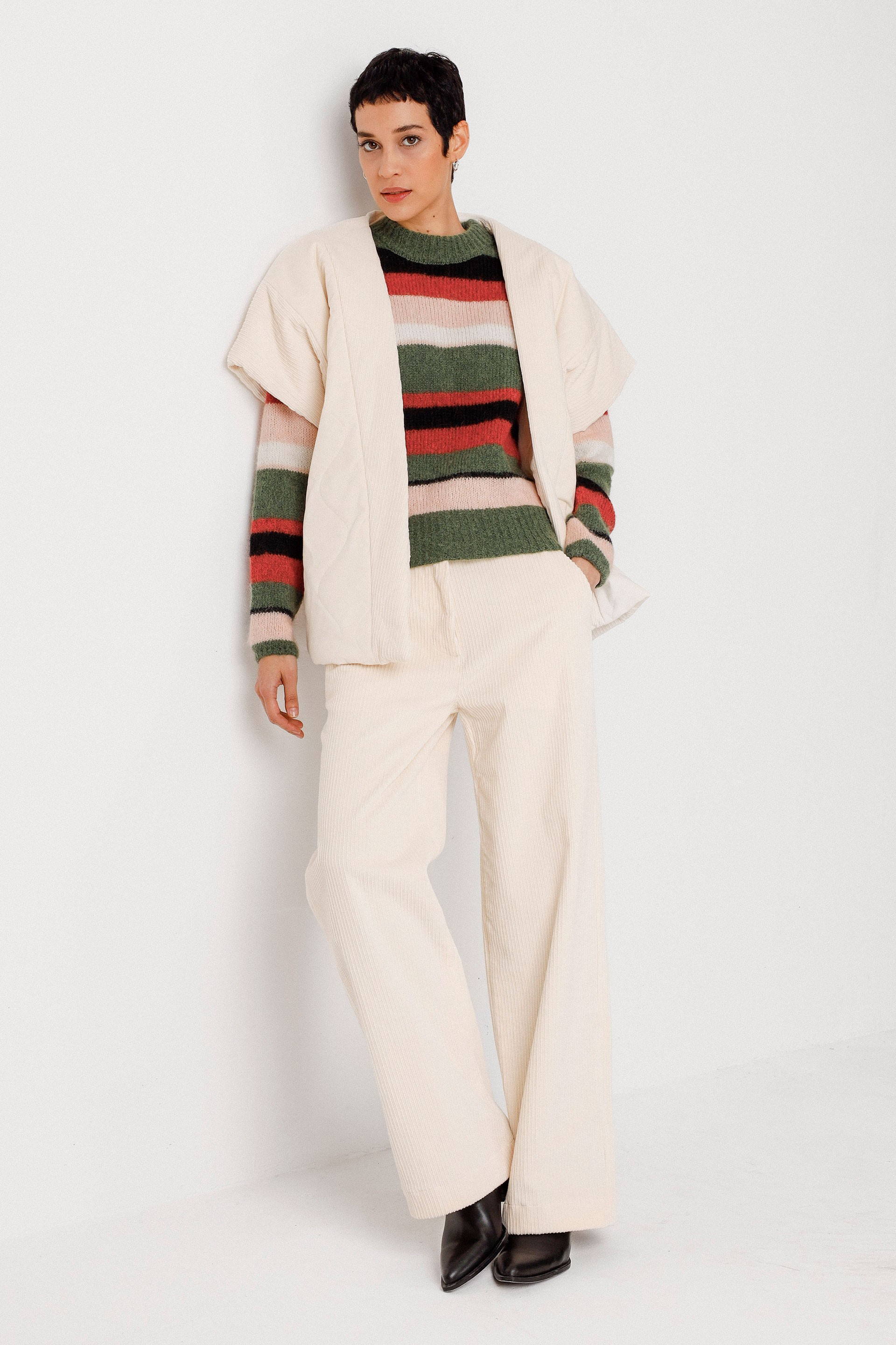 111676 - Damen vegan Weste Garoa Beige