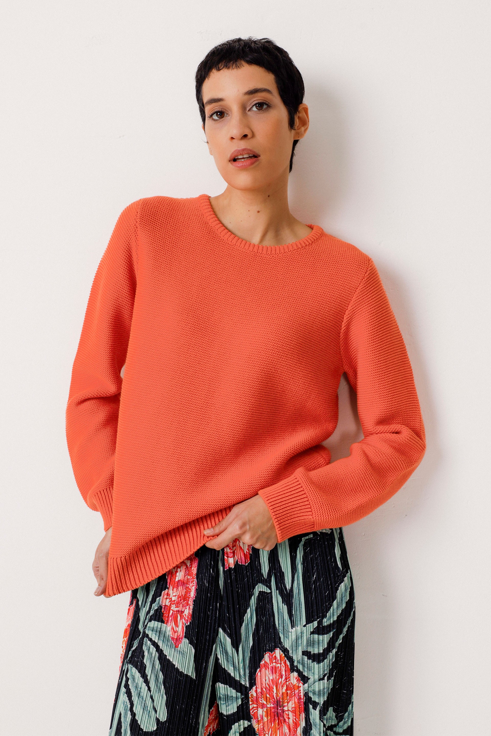 Image of SKFK dames vegan Trui Iradi Oranje