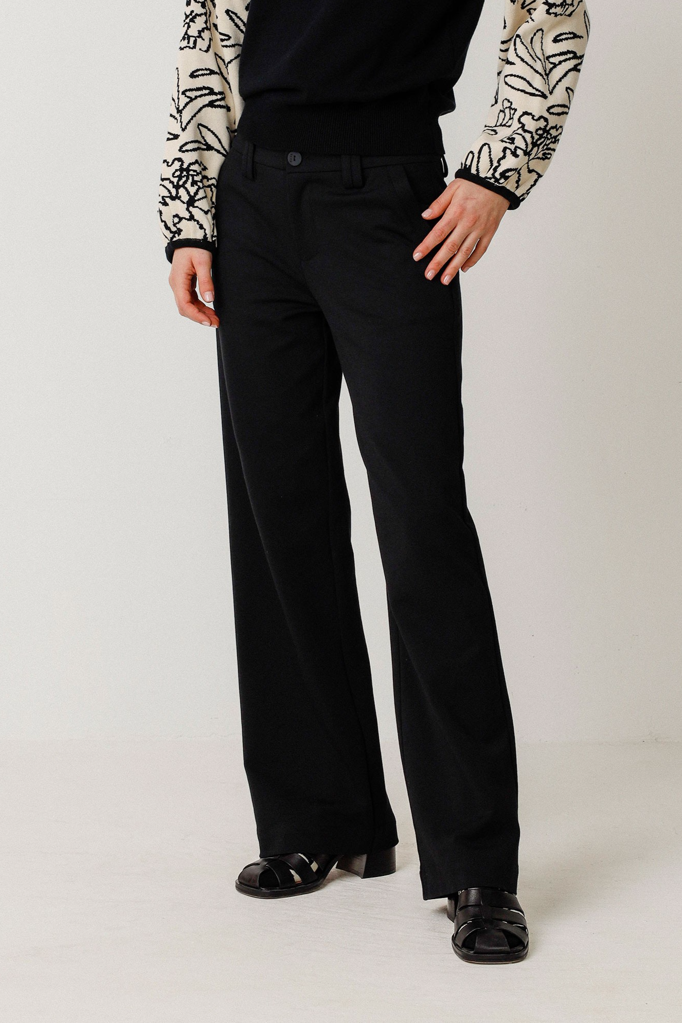 Image of SKFK dames vegan Broek Nekane Zwart