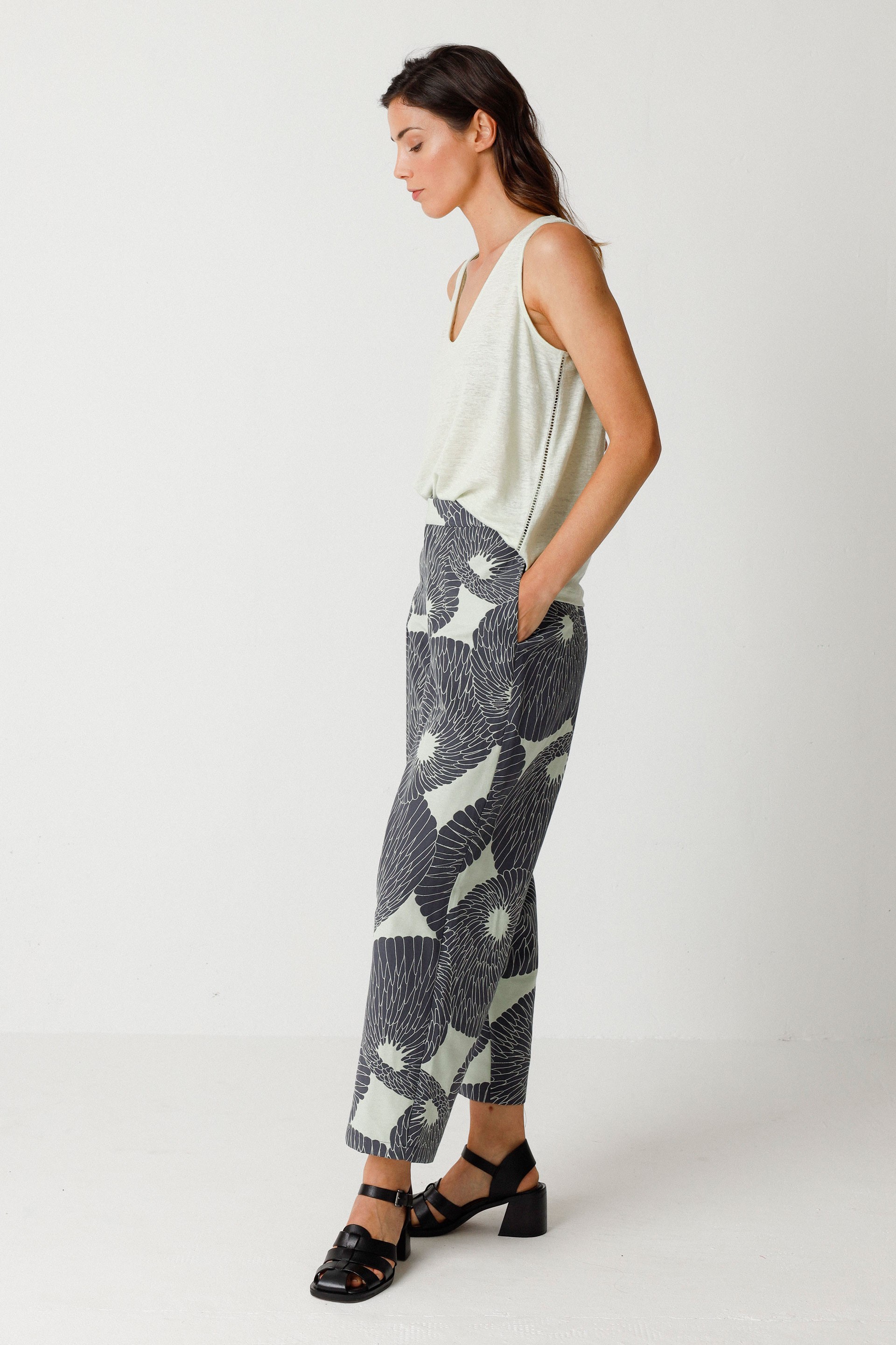 SKFK womens vegan Pants Ura White/Gray