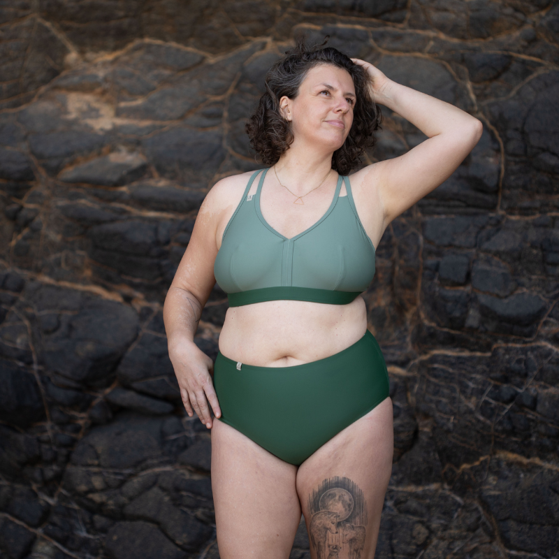 Inaska dames vegan Sportbikinitop Wild Kaki Donkergroen, foto 2