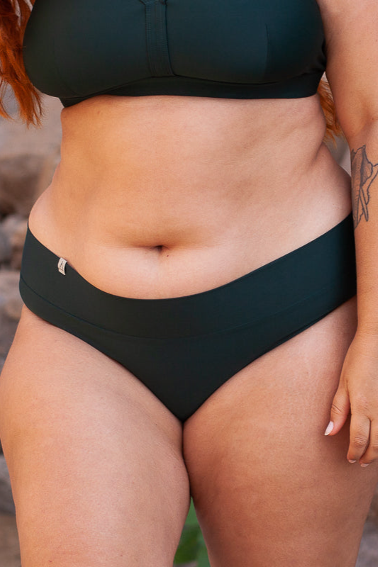 Inaska Damen vegan Bikiniunterteil Soft Waist Flow Dunkelgrün