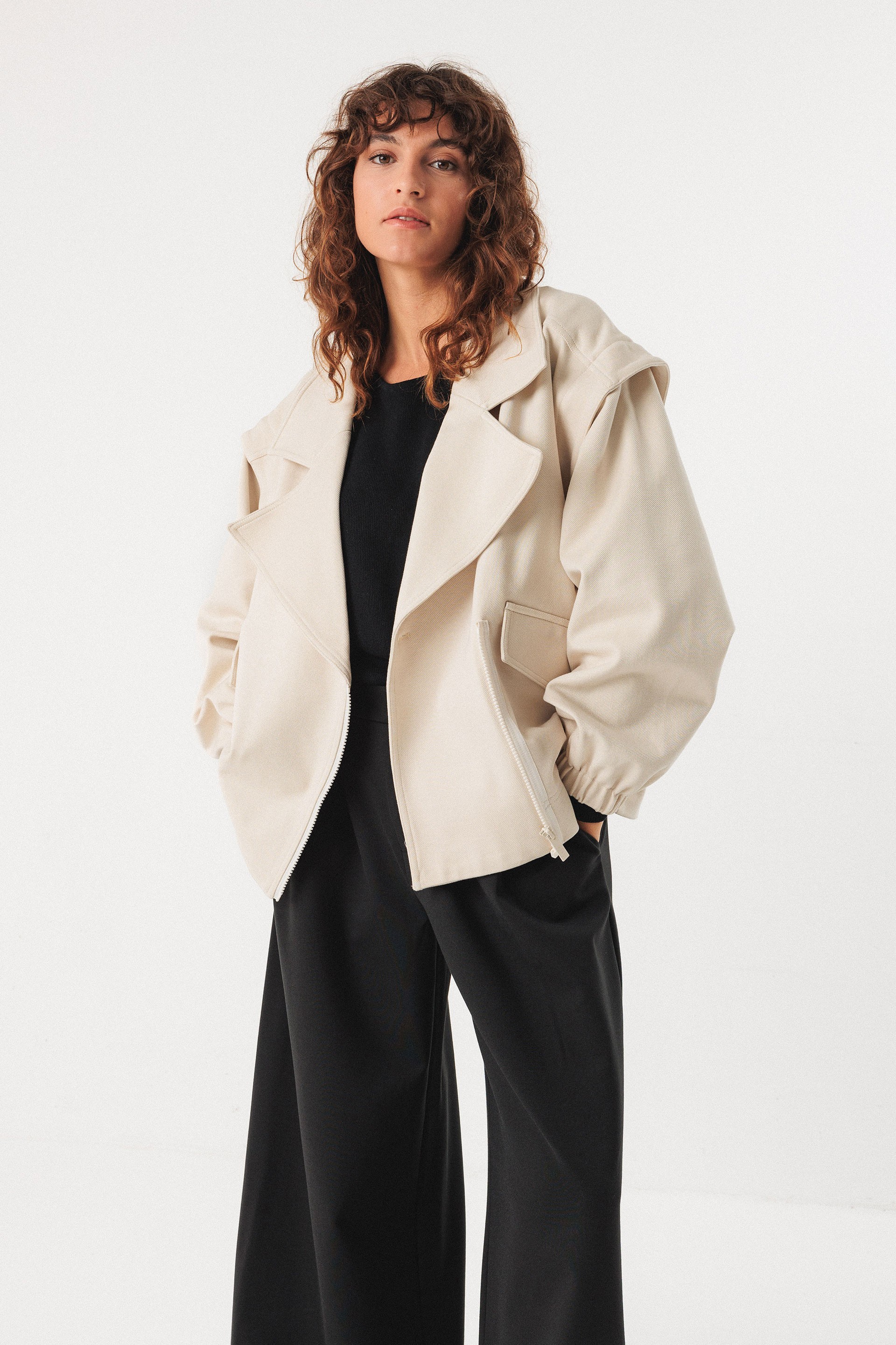 Image of SKFK dames vegan Jas Maren Met Afneembare Mouwen, Beige