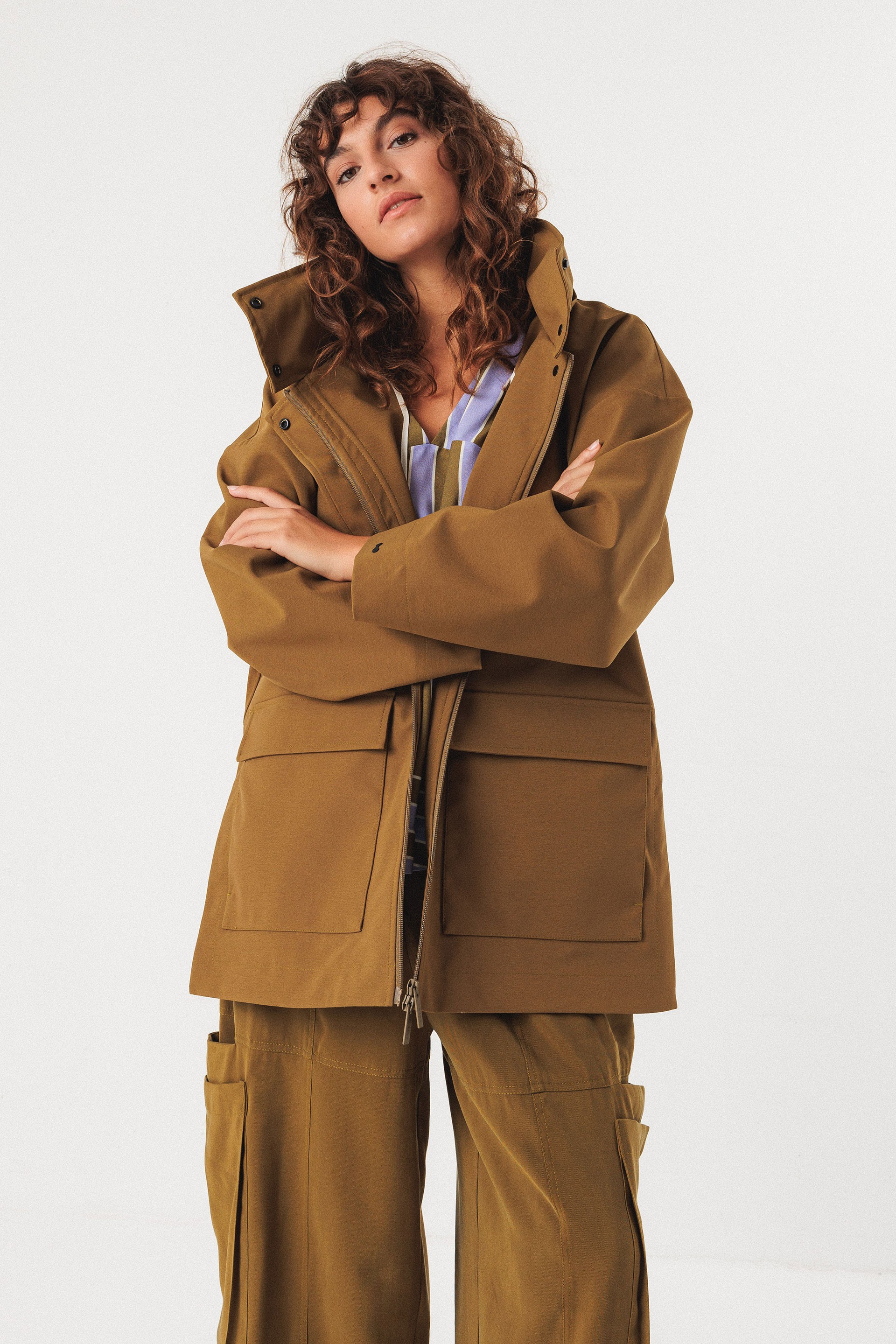 112161 - Damen vegan Regenmantel Sina Braun