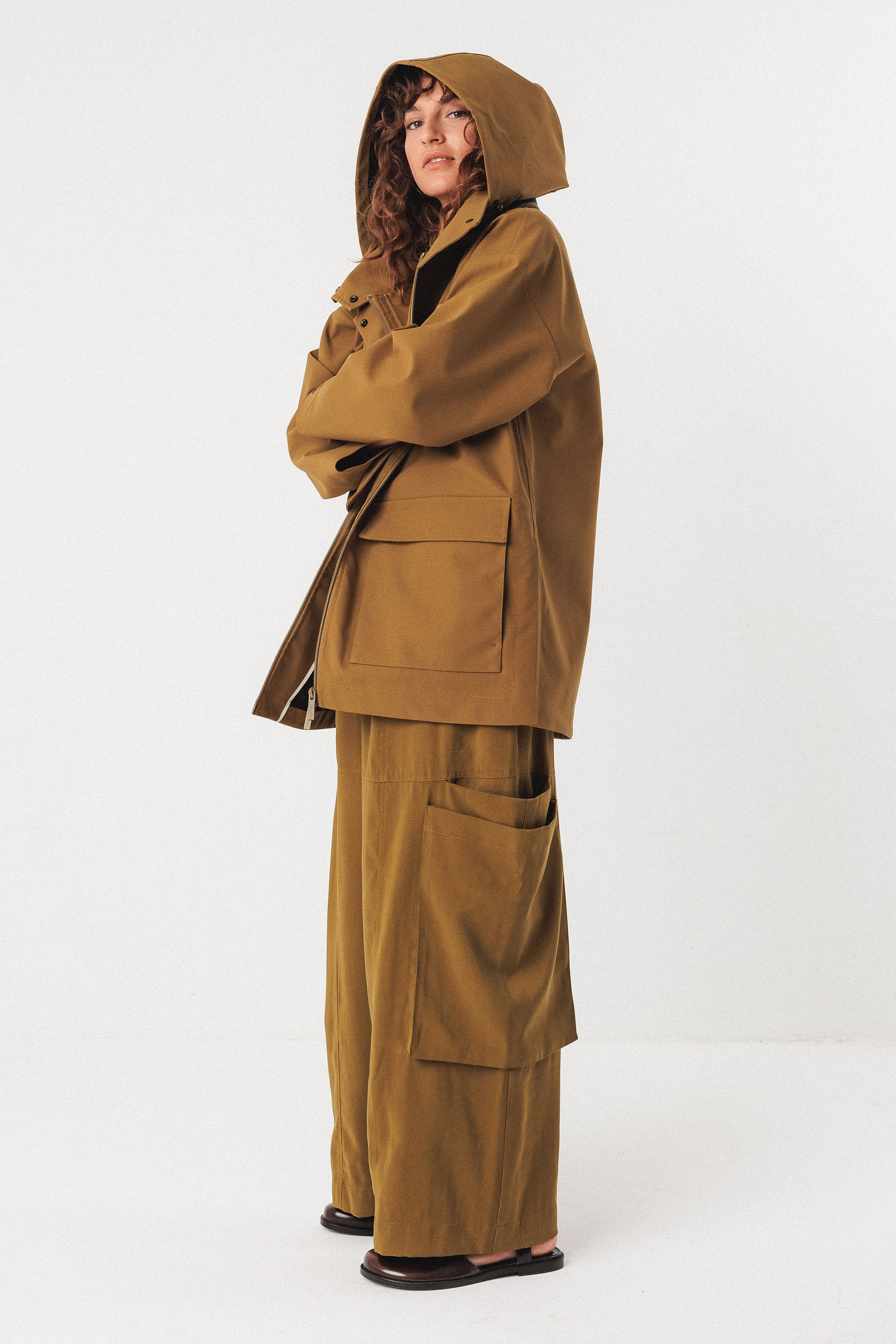 112161 - Damen vegan Regenmantel Sina Braun