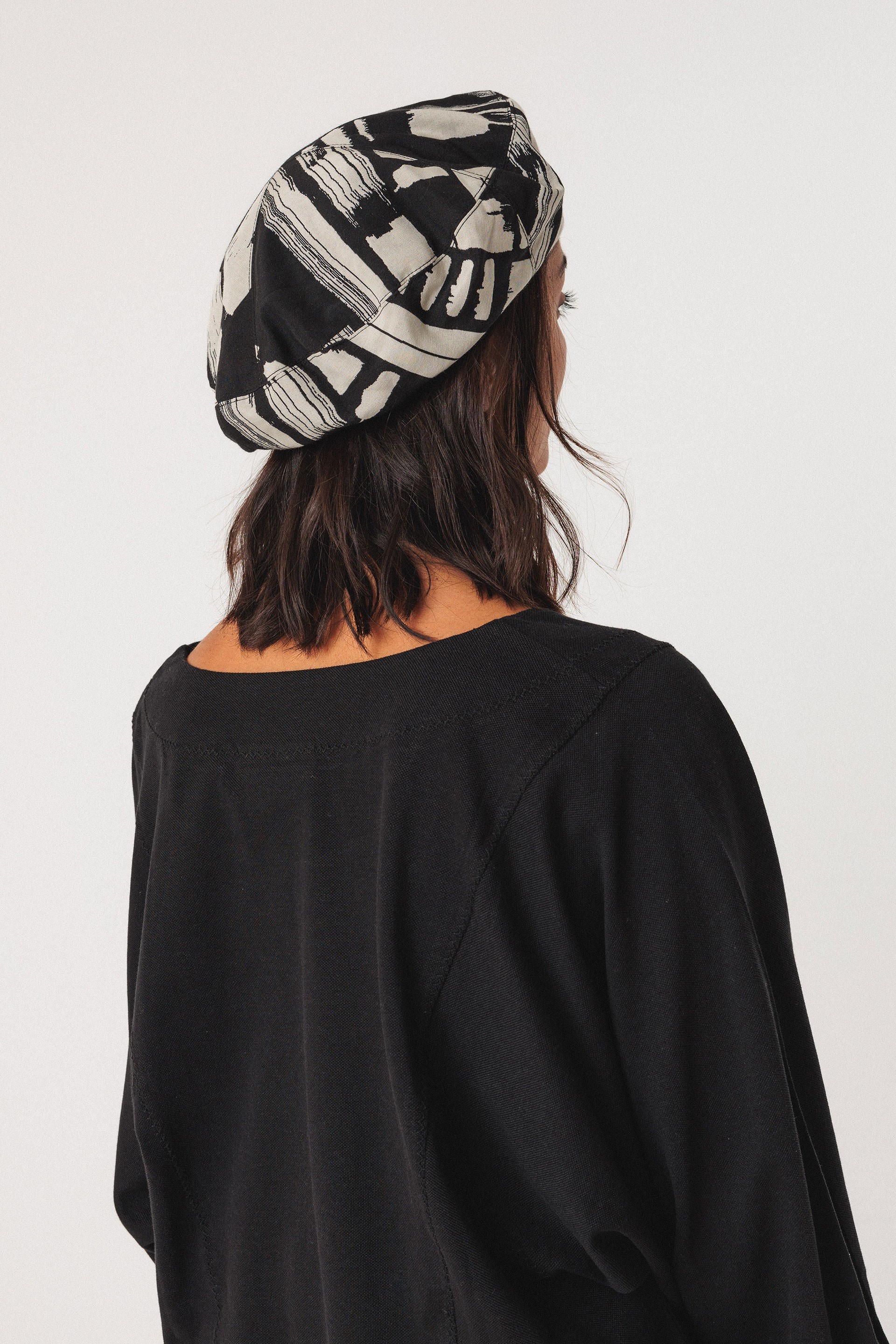 SKFK womens vegan Beret Txapel Black/Gray