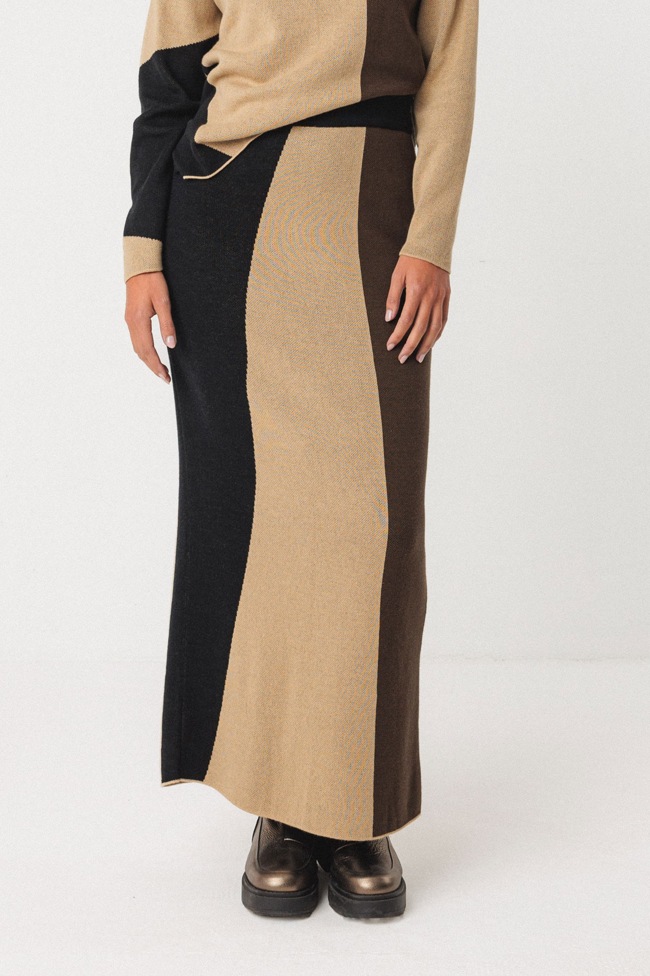 Image of SKFK dames vegan Rok Loiate Bruin