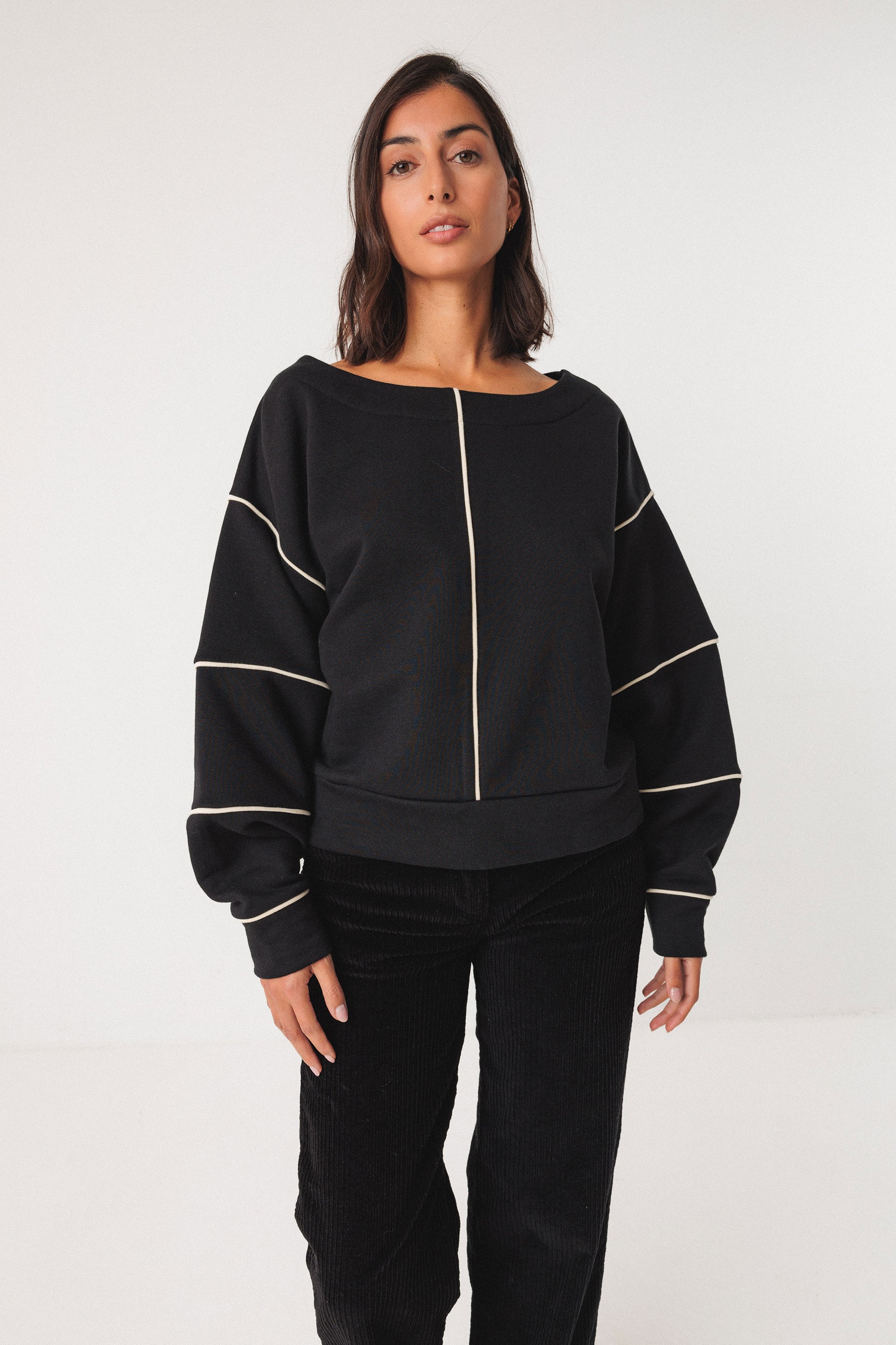 Image of SKFK dames vegan Oversized Sweatshirt Met Boothals, Zwart