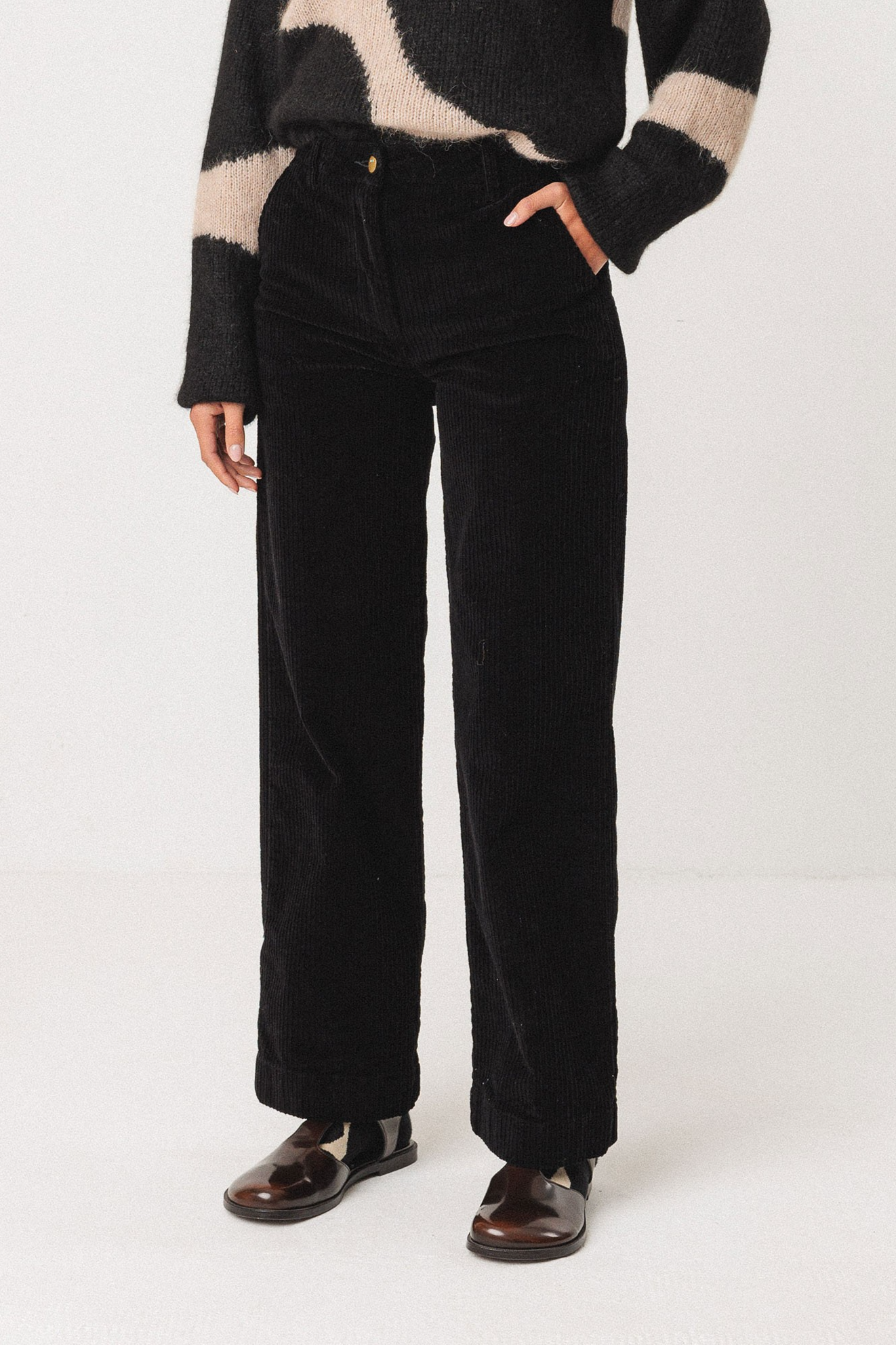 Image of SKFK dames vegan Broek Leartza Zwart