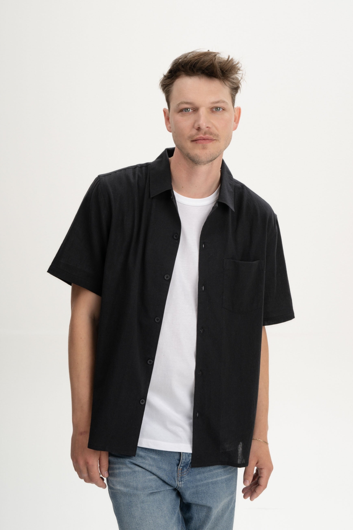 Image of MELA mannen vegan Shirt Met Korte Mouwen Vivek Houtskoolzwart