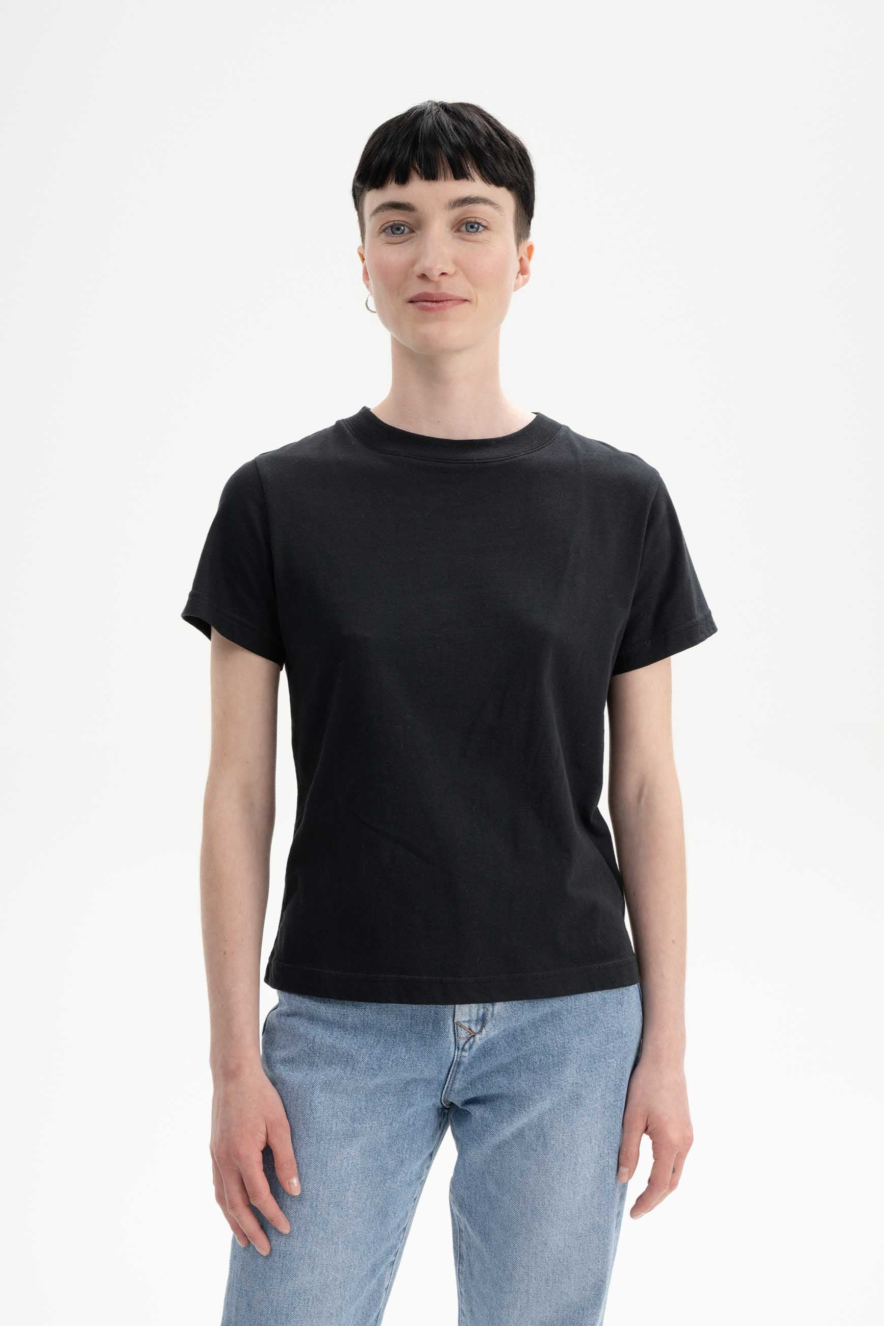 MELA womens vegan T-Shirt Khira Black
