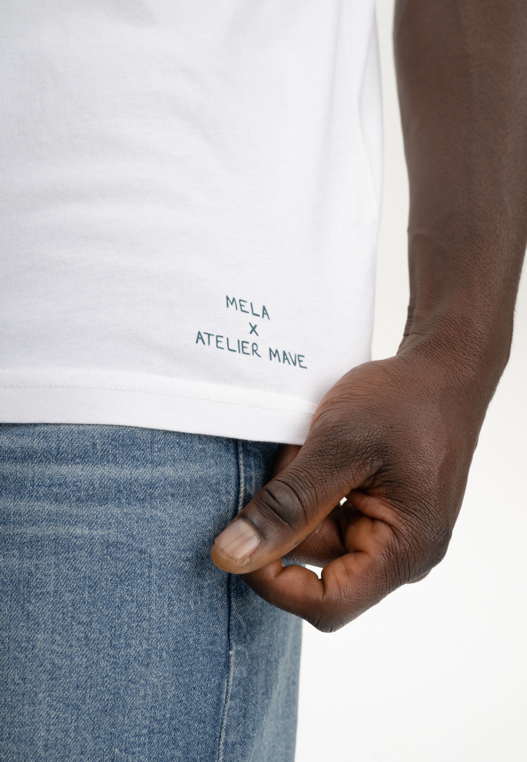 MELA T-Shirt Artist Edition Atelier Mave White Print Picnic