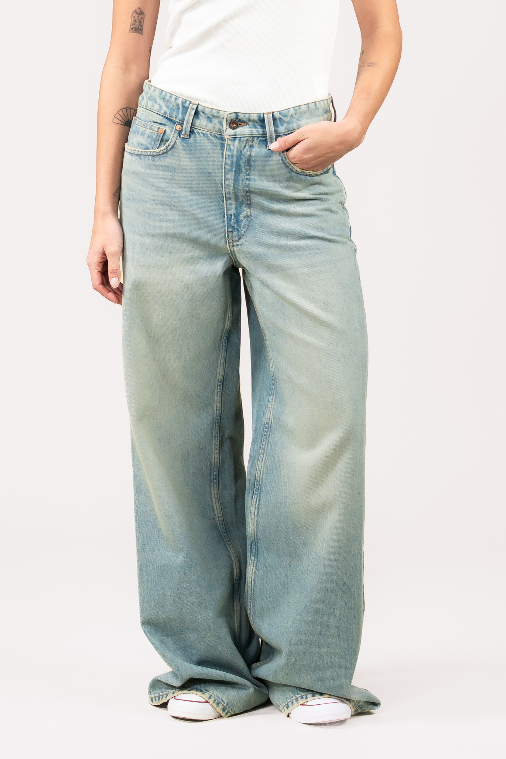 Image of Kuyichi dames vegan Harper Jeans Met Wijde Pijpen Vintage Blauw