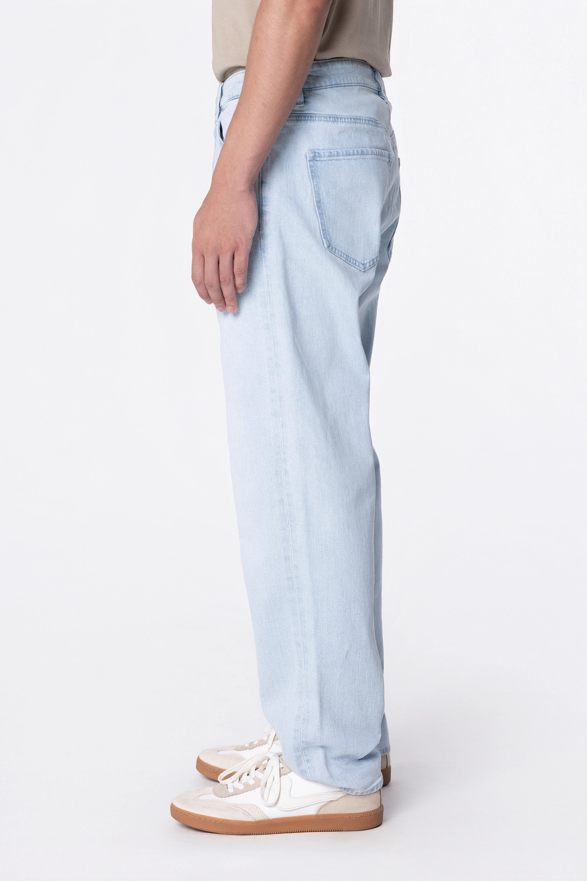 Dawn Jeans Met Een Relaxte, Taps Toelopende Pasvorm, Basic Model, Ijsblauw