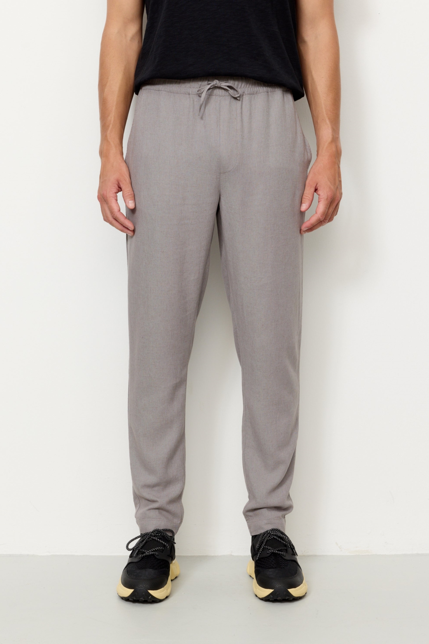 Recolution Herren vegan Hose Tangelo Greige