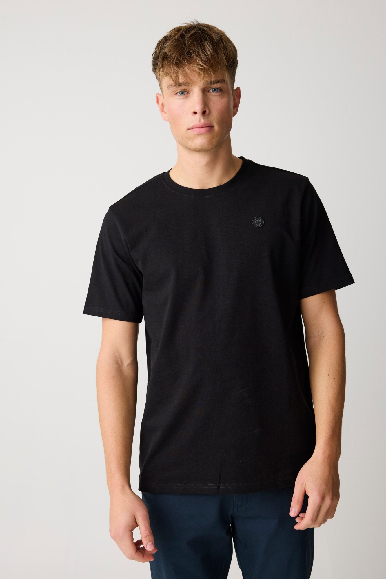 KnowledgeCotton Apparel men vegan T-Shirt Badge Regular Black Jet