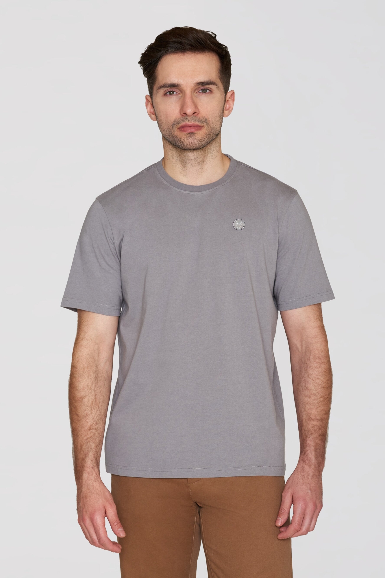KnowledgeCotton Apparel men vegan T-Shirt Badge Regular Sharkskin Grey