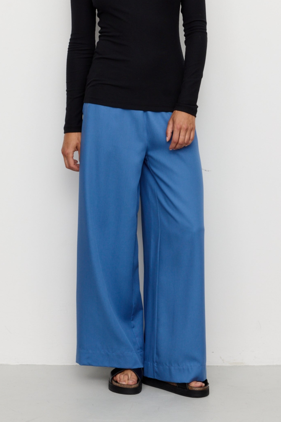 Image of Recolution dames vegan Pilea Broek In Elektrisch Blauw