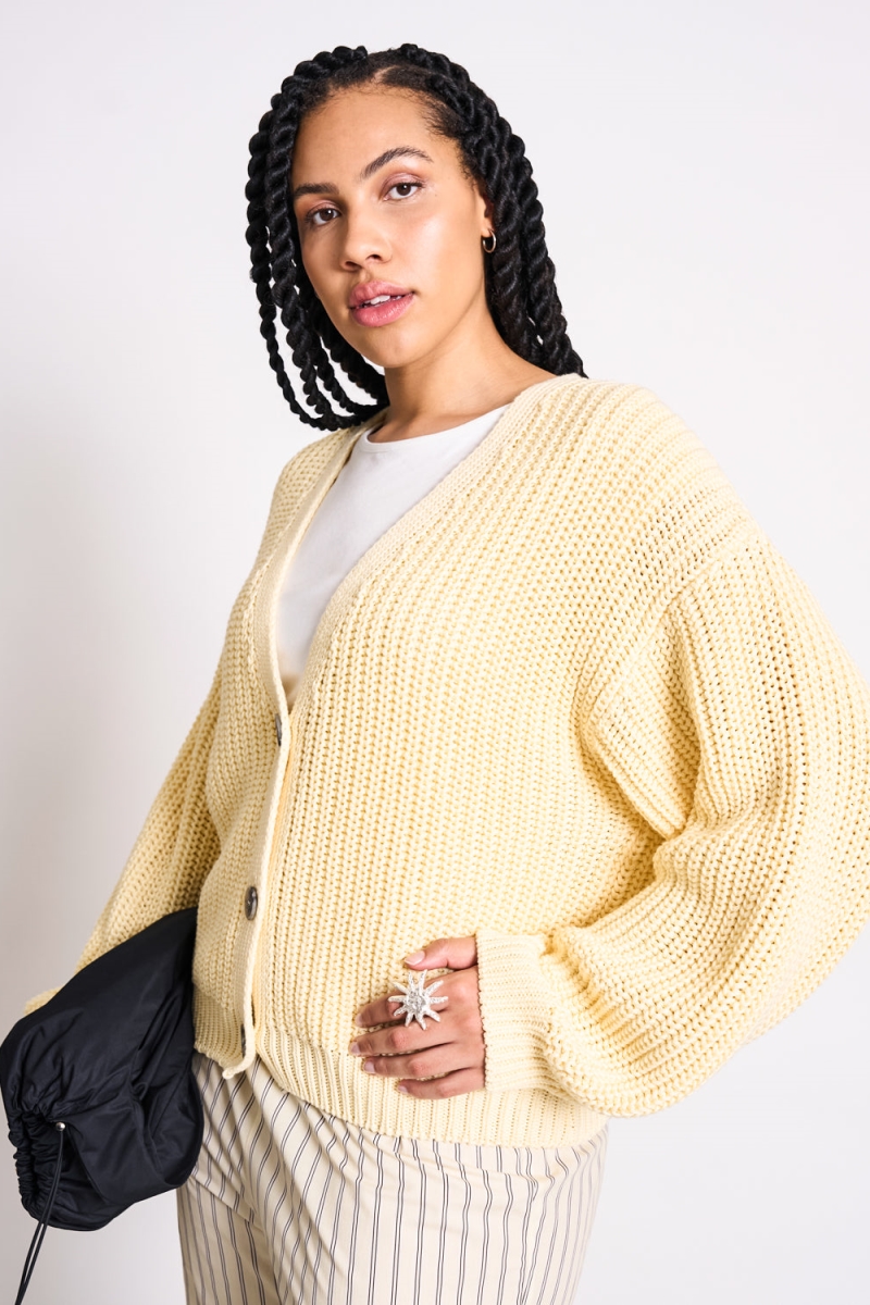 Image of JAN 'N JUNE dames vegan Cardigan Lena Geel