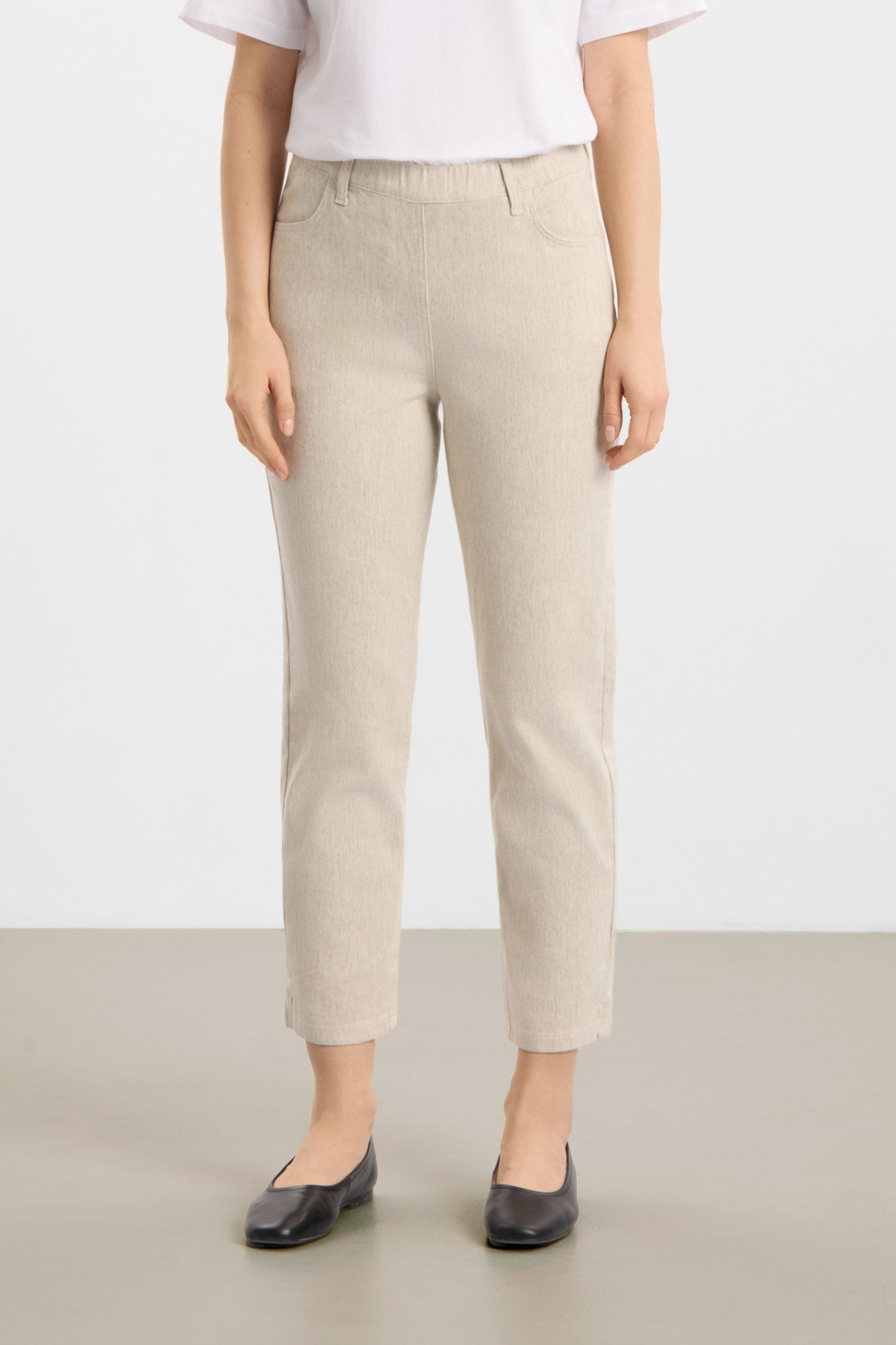 Image of LAURIE dames vegan Broek Kelly Regular Cropped Grijs Zand