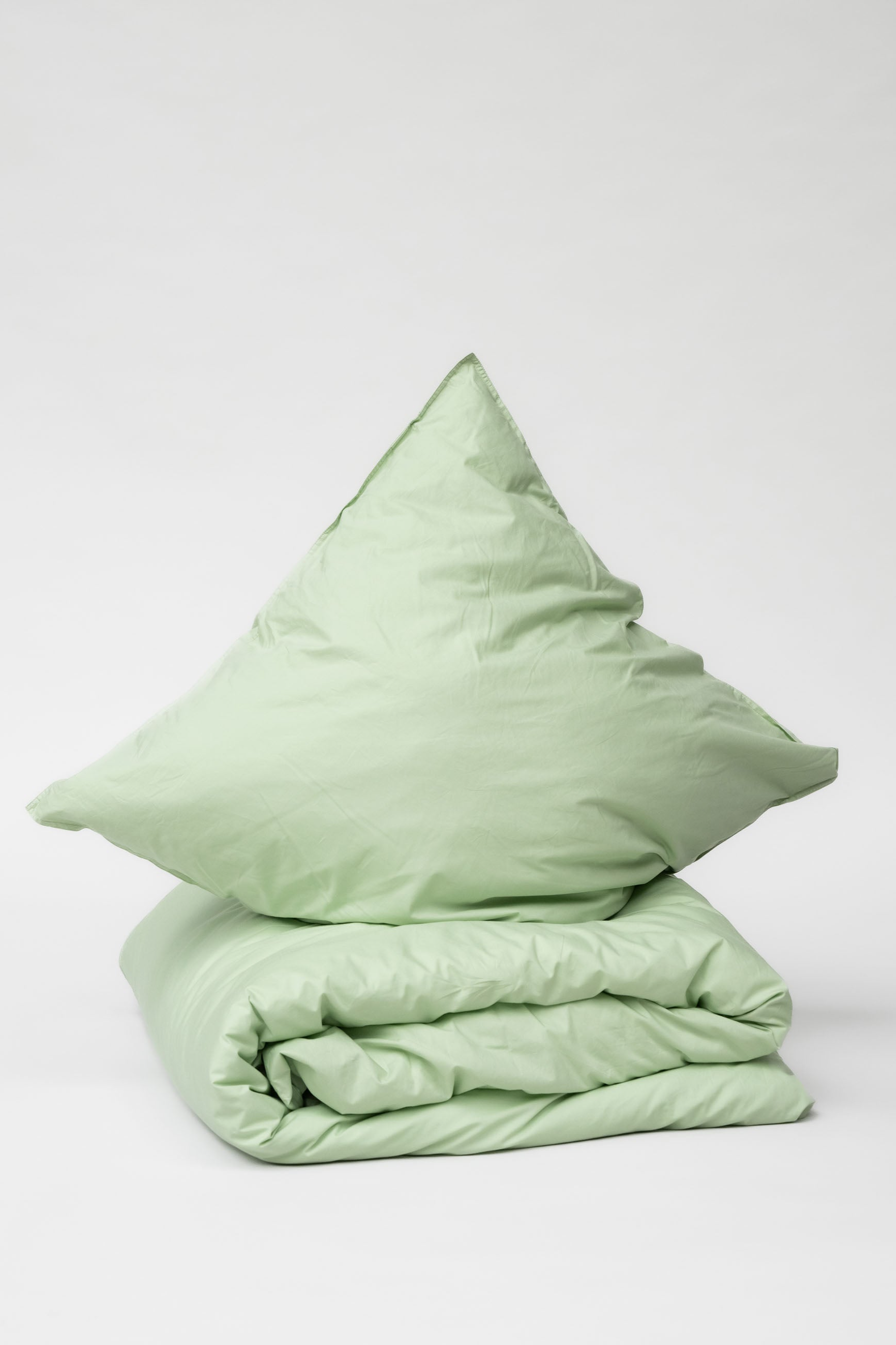 Image of MELA unisex vegan Beddengoedset Bhanu Matcha Groen