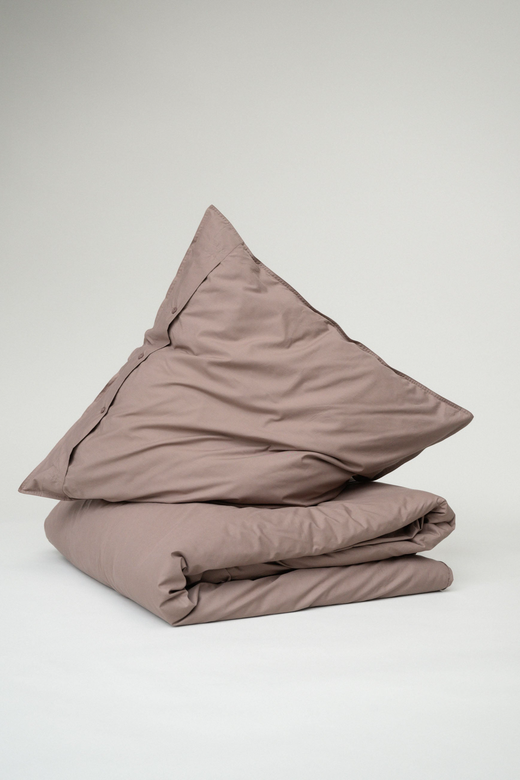 Image of MELA unisex vegan Beddengoedset Bhanu Perkaal Mokka