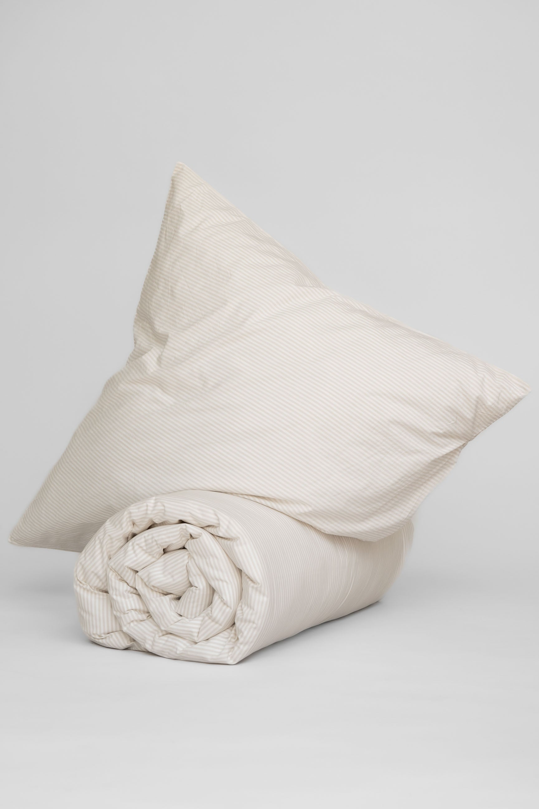 Image of MELA unisex vegan Beddengoedset Majuli Berk/Natuurlijke Witte Strepen