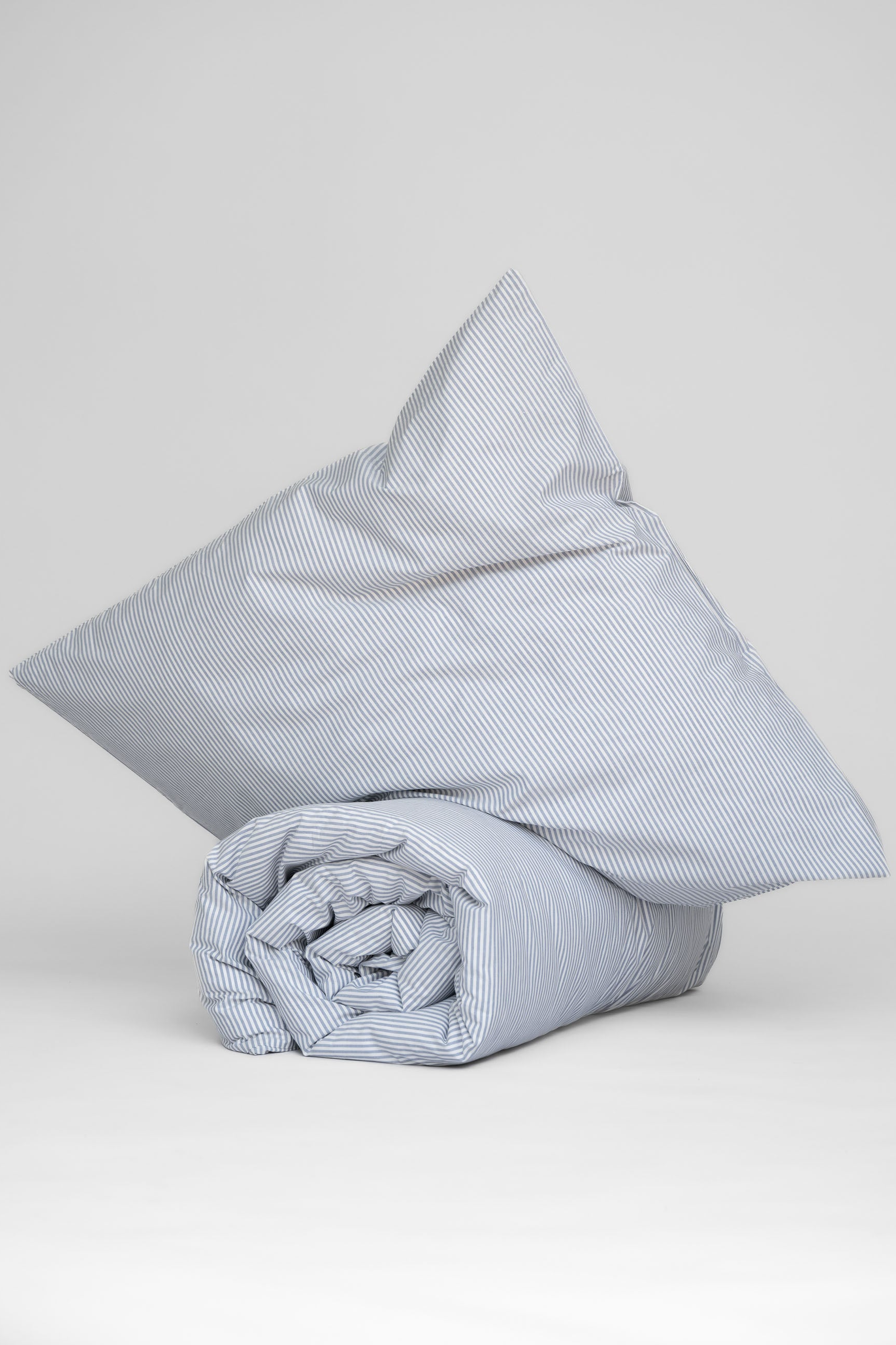 Image of MELA unisex vegan Beddengoedset Majuli Blauw/Natuurlijk Witte Strepen