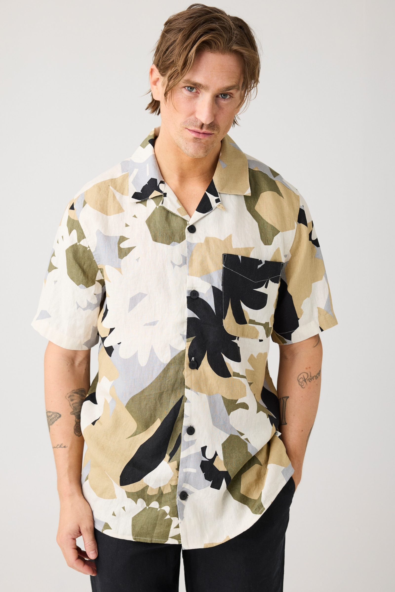 Image of KnowledgeCotton Apparel mannen vegan Shirt Met Korte Mouwen, Relaxed Model, Groene Print