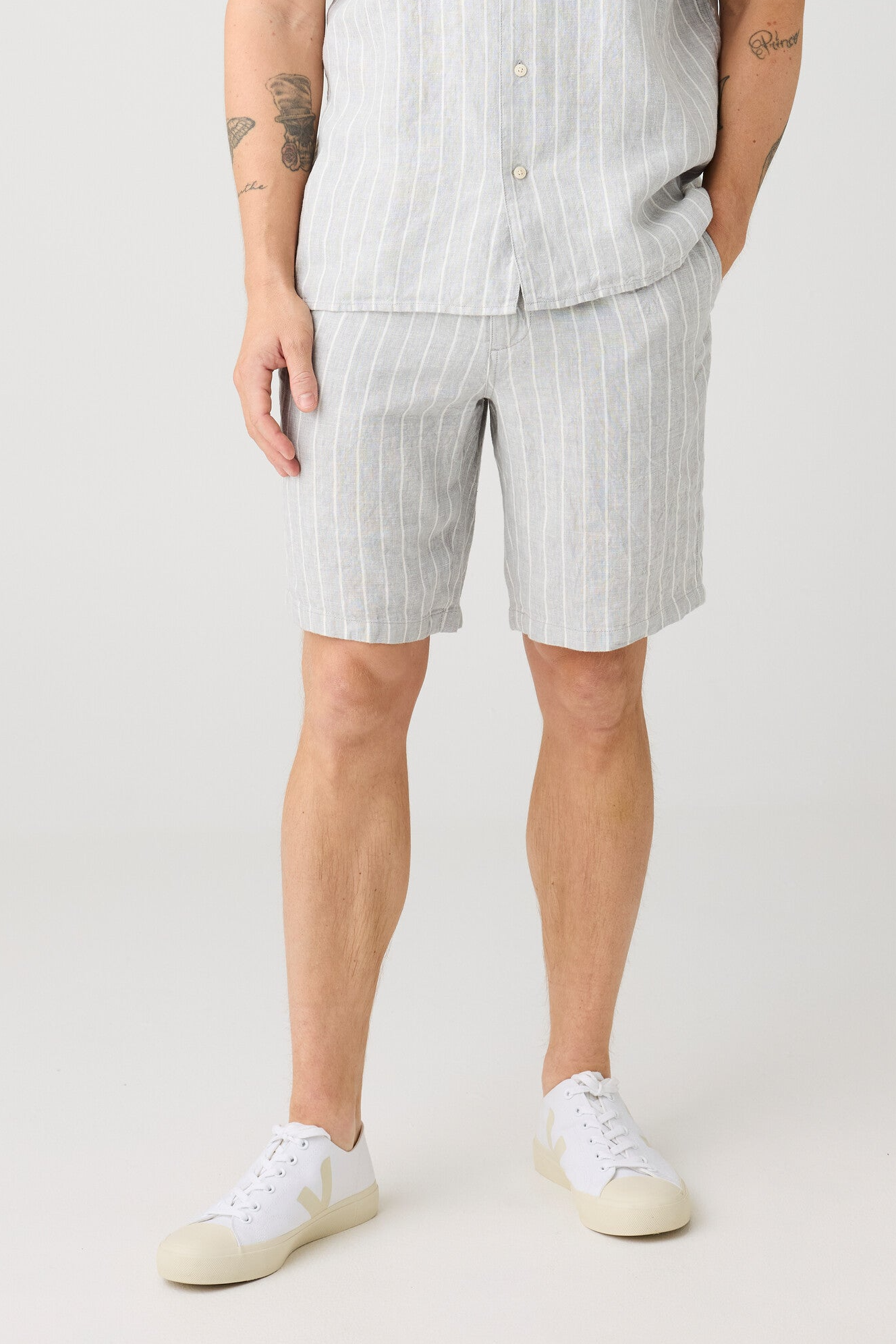 Image of KnowledgeCotton Apparel mannen vegan Shorts Fig Loose Linen Grijze Streep