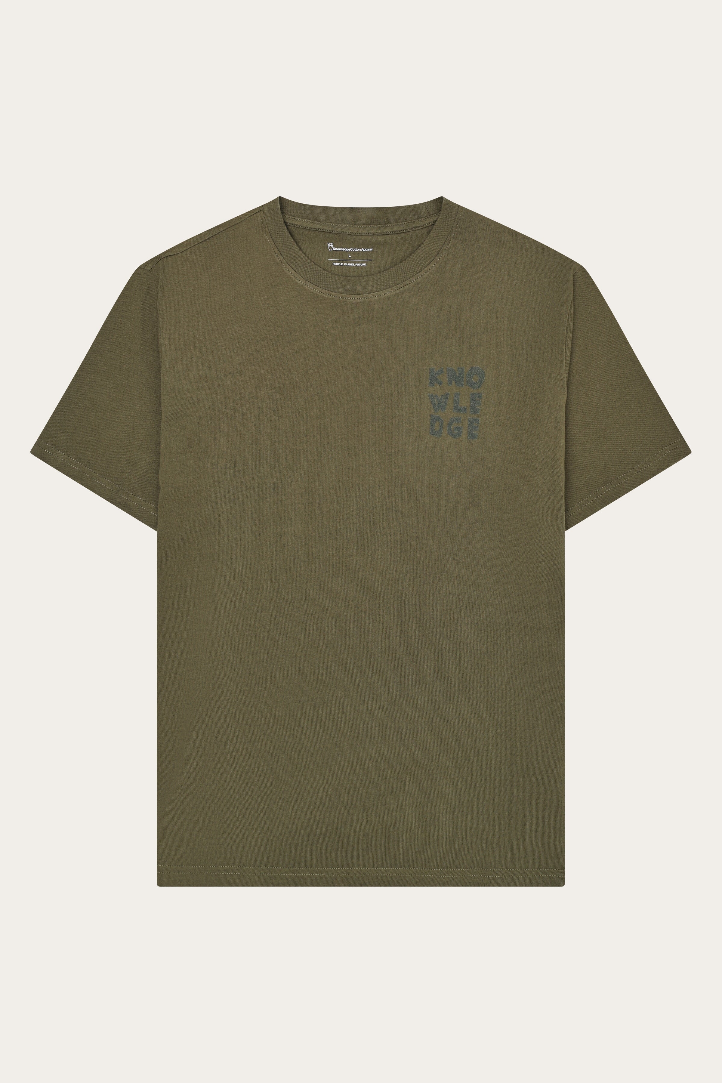 Image of KnowledgeCotton Apparel mannen vegan T-Shirt Met Print Op De Borst In De Kleur Burned Olive.