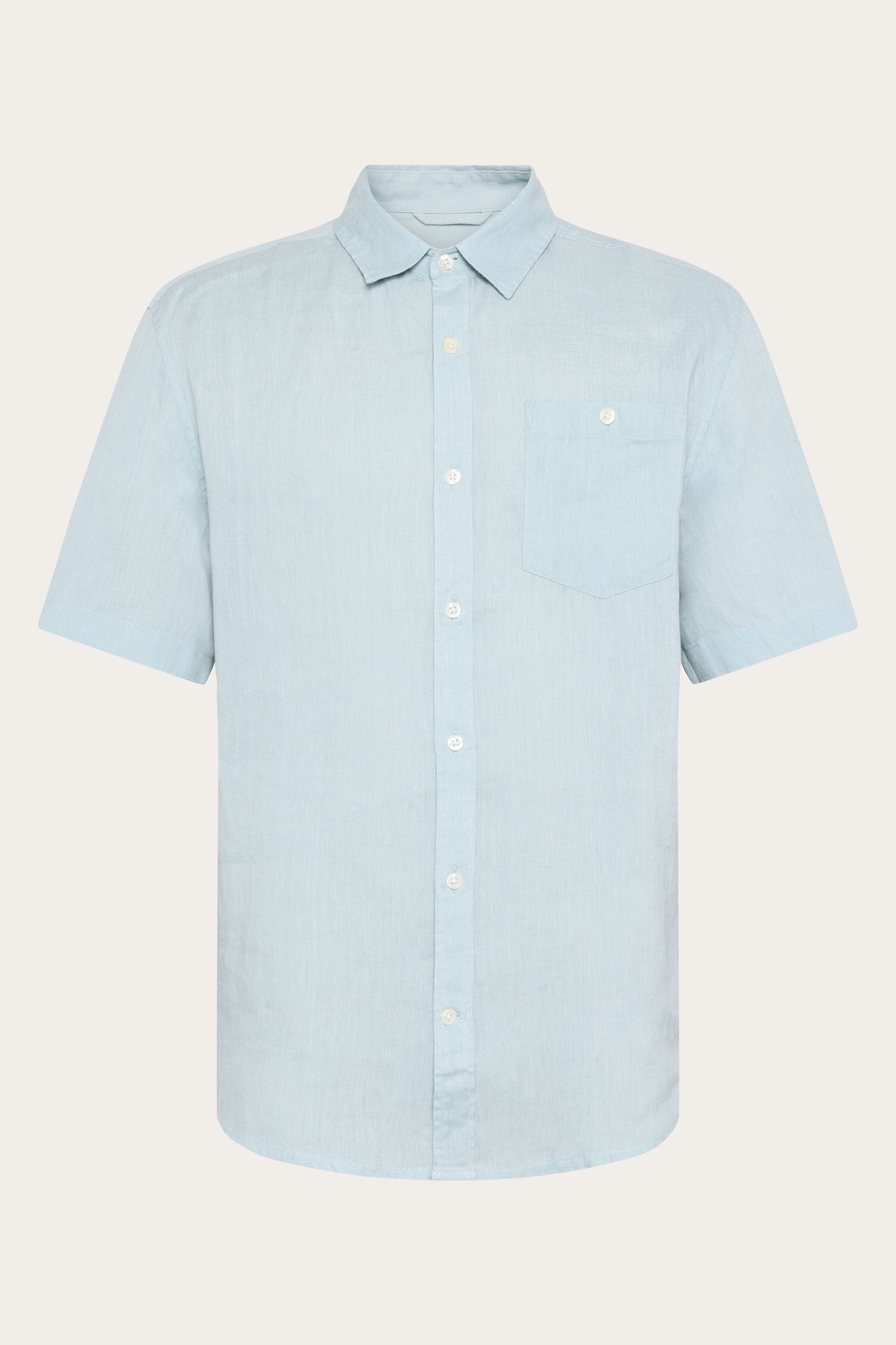 KnowledgeCotton Apparel Herren vegan Kurzarmhemd Custom Fit Skyway Hellblau