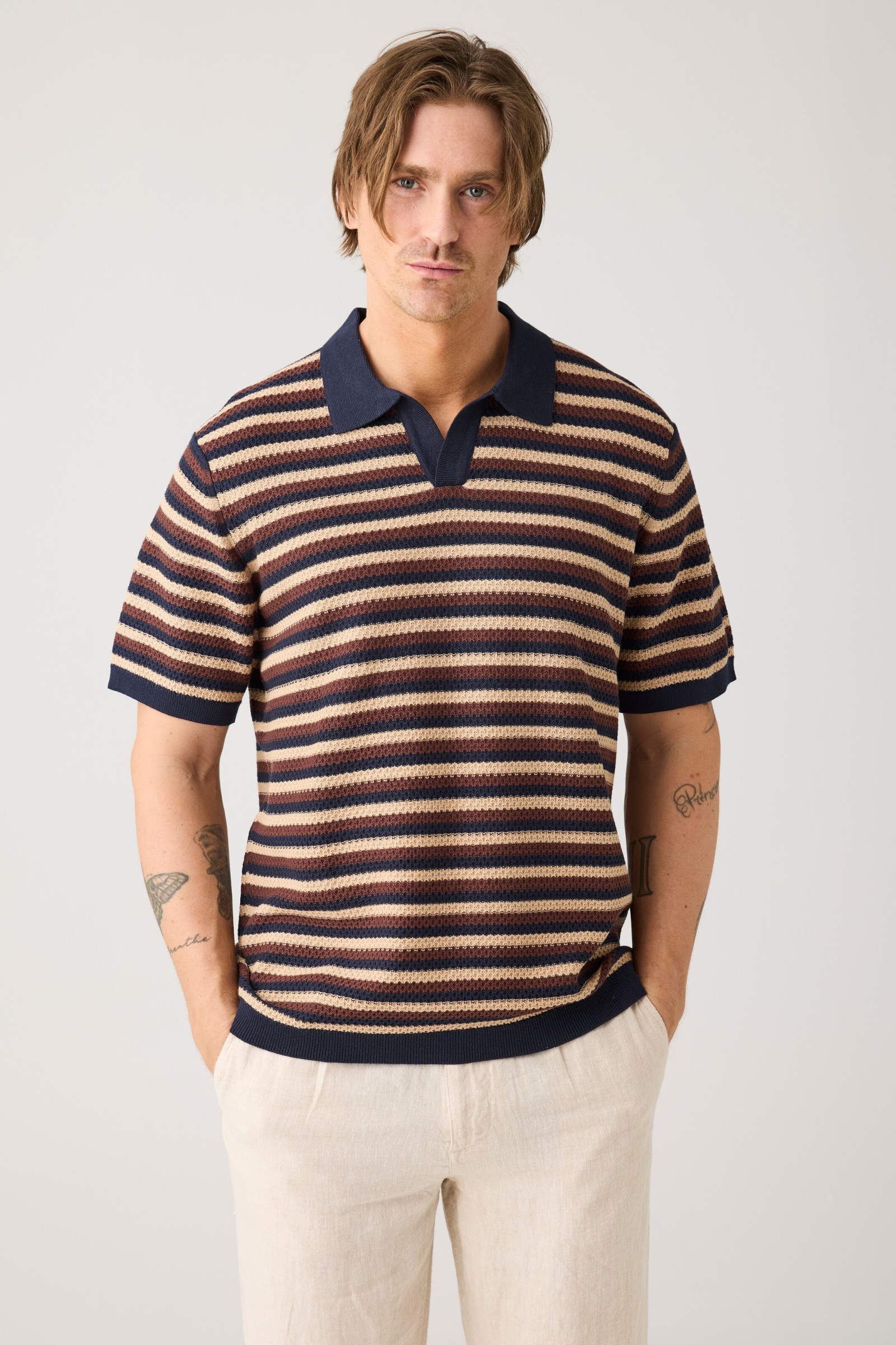 Image of KnowledgeCotton Apparel mannen vegan Poloshirt Met Gebreide Strepen, Bruin