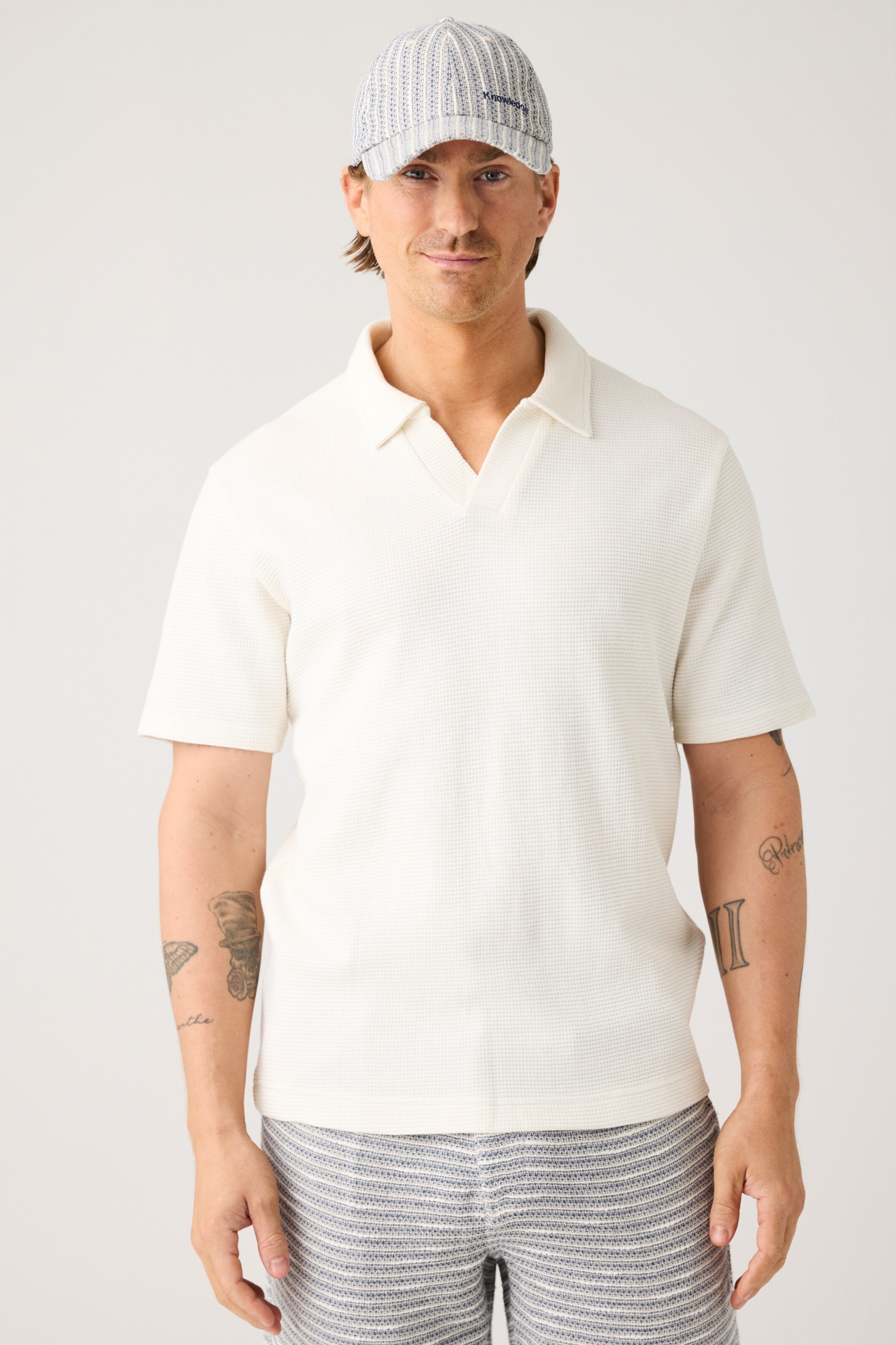 Image of KnowledgeCotton Apparel mannen vegan Poloshirt Met Wafelpatroon En Zilverreigerprint, Wit