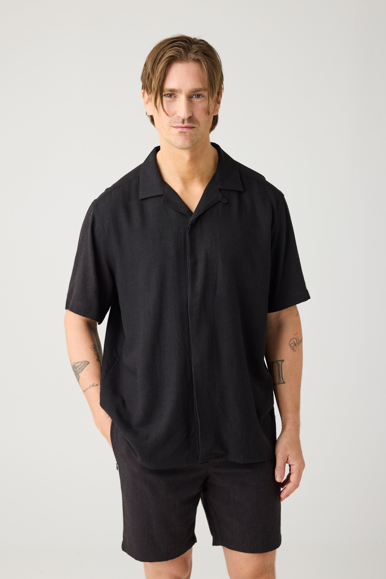 113397 - Herren vegan Kurzarmhemd Moss Relaxed Black Jet