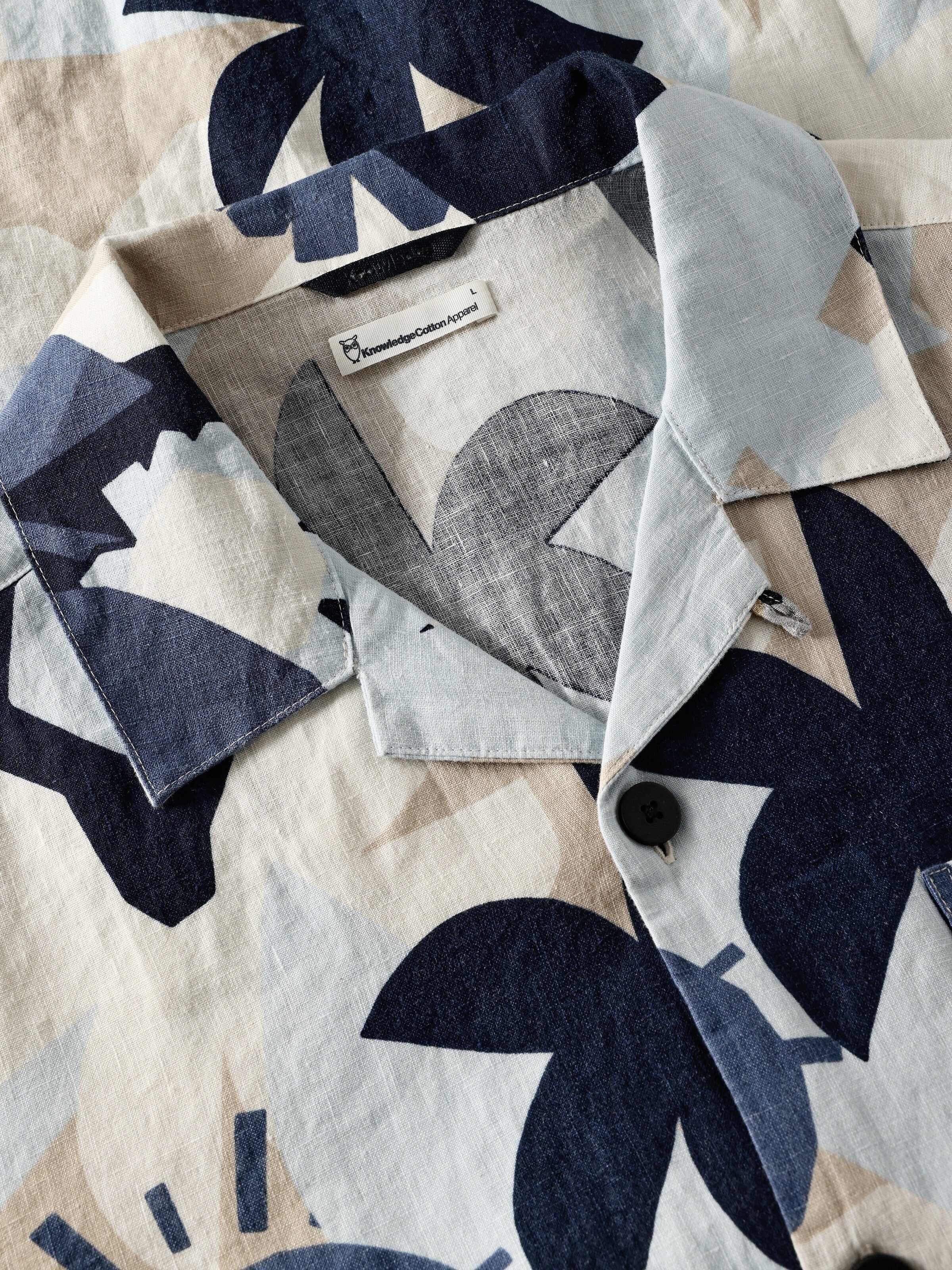 113403 - Herren vegan Shirt Kurzarm Relaxed Print Blau 113403 - Herren vegan Shirt Kurzarm Relaxed Print Blau