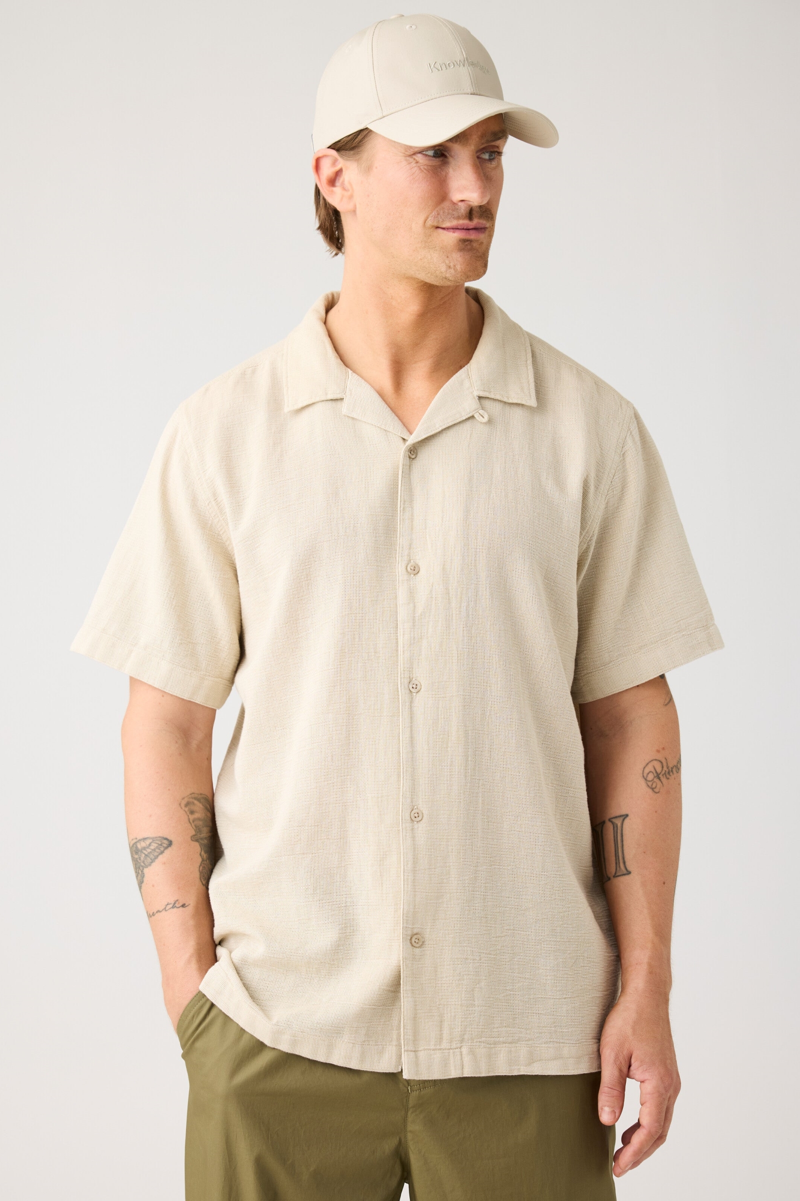 Image of KnowledgeCotton Apparel mannen vegan Overhemd Met Korte Mouwen, Relaxed Model, Twill, Beige