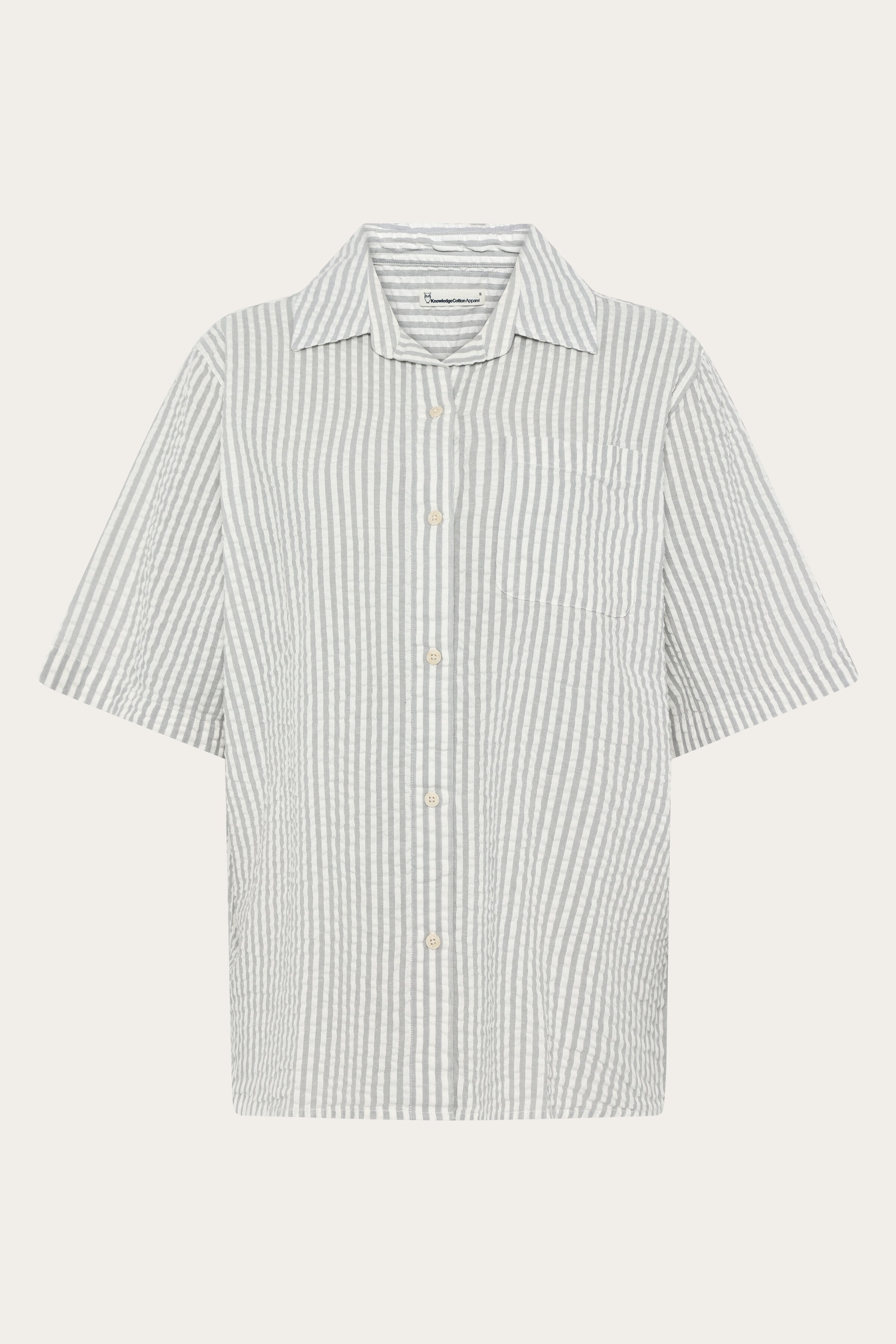 Image of KnowledgeCotton Apparel dames vegan Overhemd Van Losvallende Seersucker Met Korte Mouwen En Grijze Strepen.