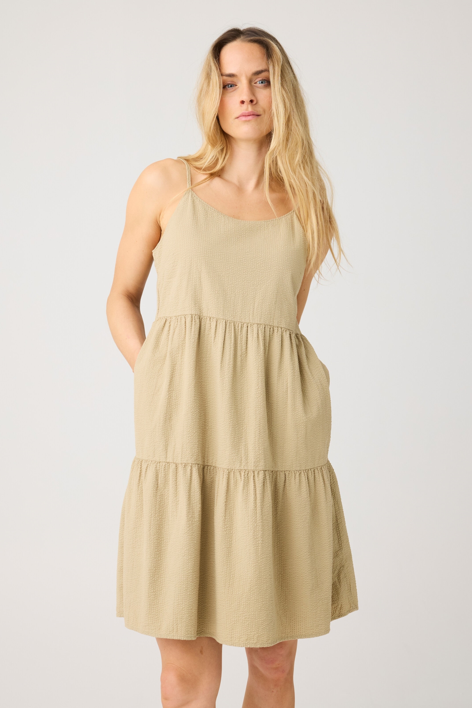 Image of KnowledgeCotton Apparel dames vegan Jurk Met Bandjes Van Seersucker Twill In Beige