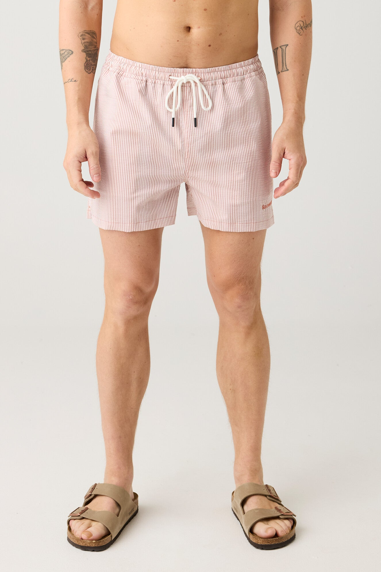 KnowledgeCotton Apparel Herren vegan Badeshorts Mid Thigh Seersucker Red Stripe