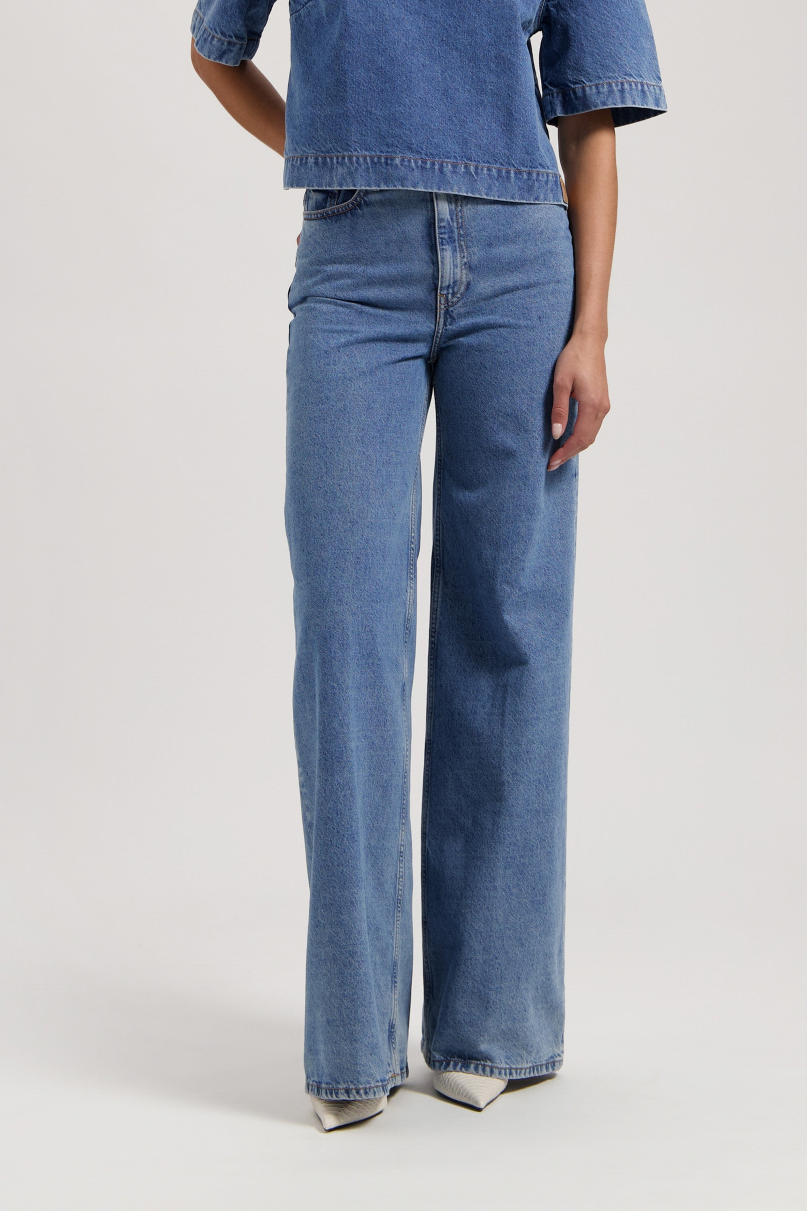 Image of MUD Jeans dames vegan Jeans High Loose Sara Stone Vintage