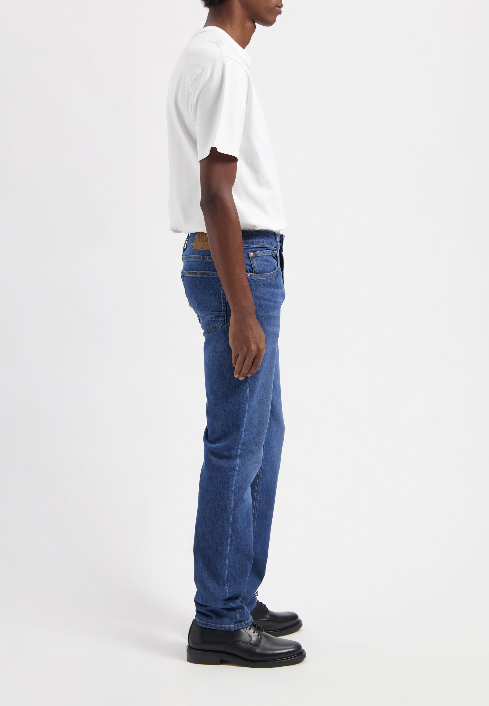 MUD Jeans men vegan Jeans Mid Straight Bryce Authentic Indigo