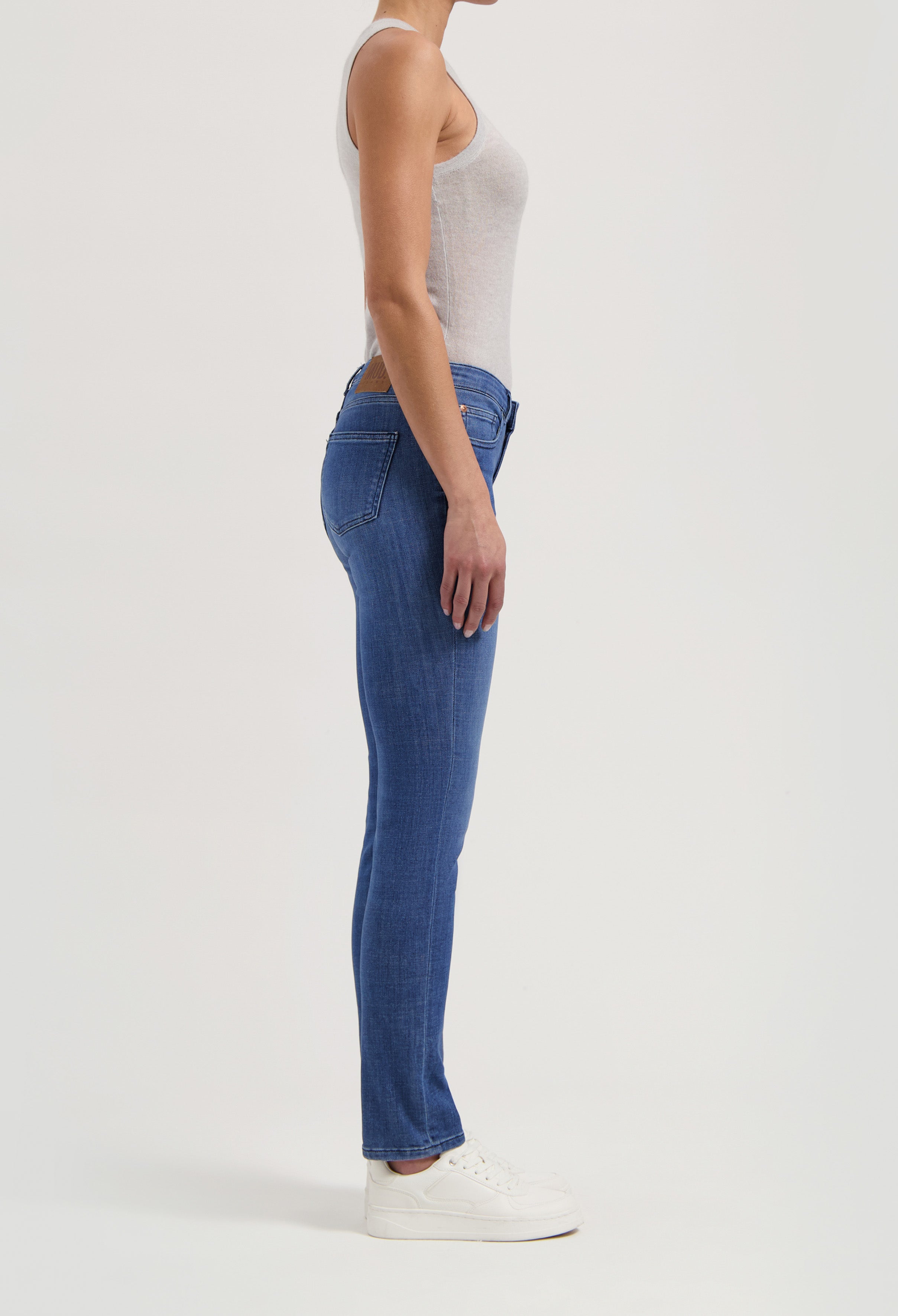 MUD Jeans womens vegan Jeans Low Slim Faye Authentic Indigo