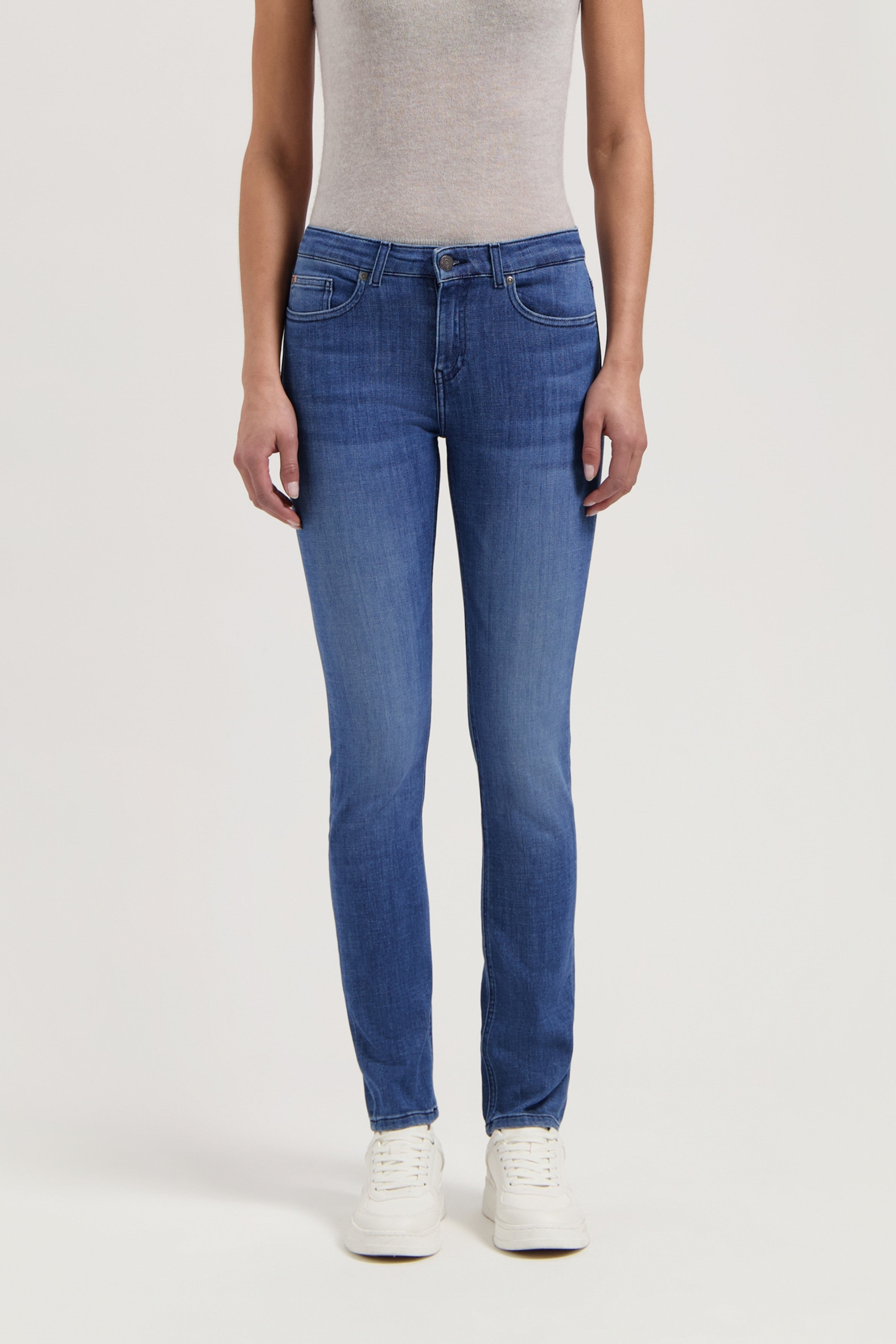 MUD Jeans Damen vegan Jeans Low Slim Faye Authentic Indigo